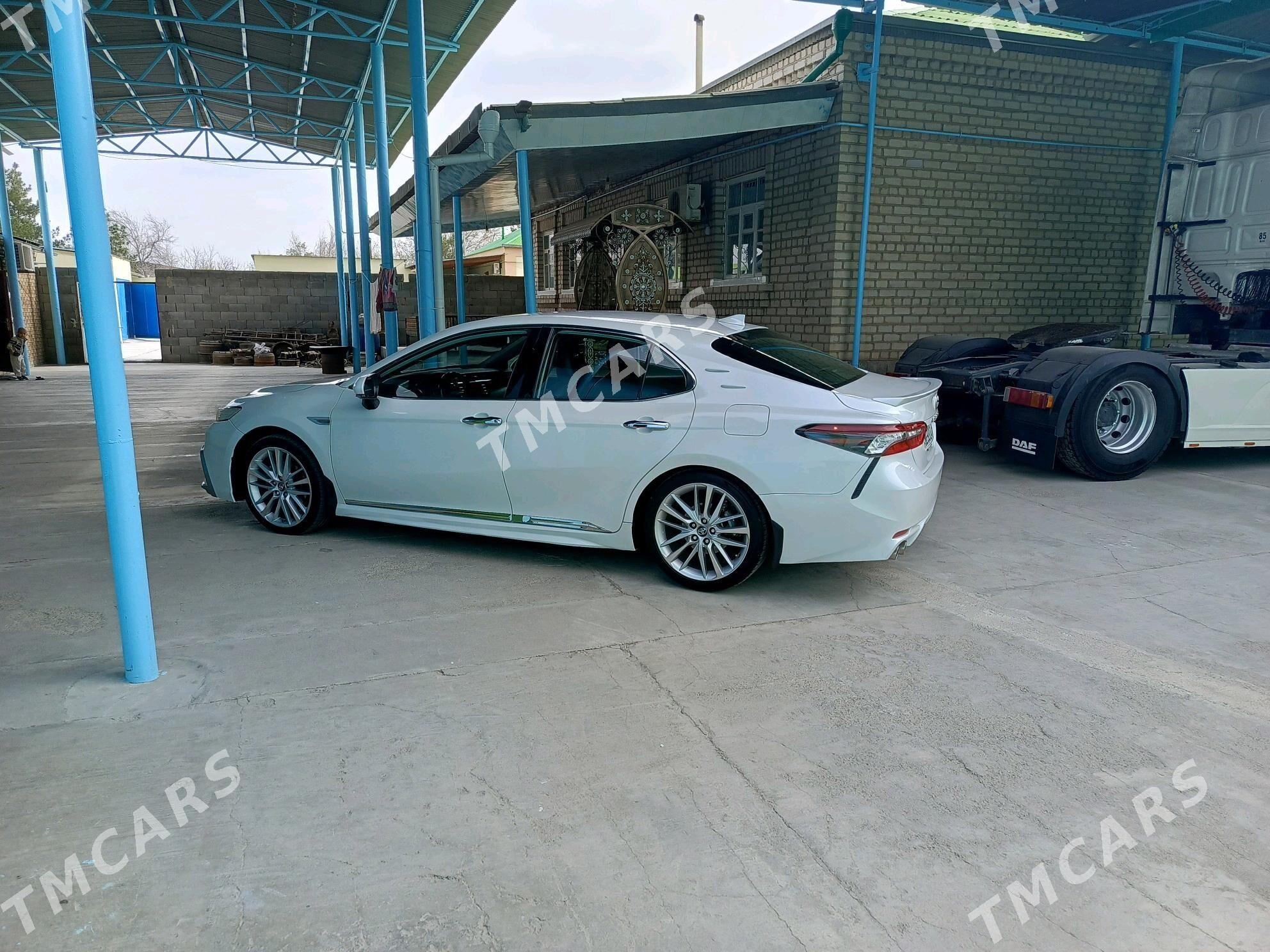 Toyota Camry 2020 - 270 000 TMT - Aşgabat - img 3