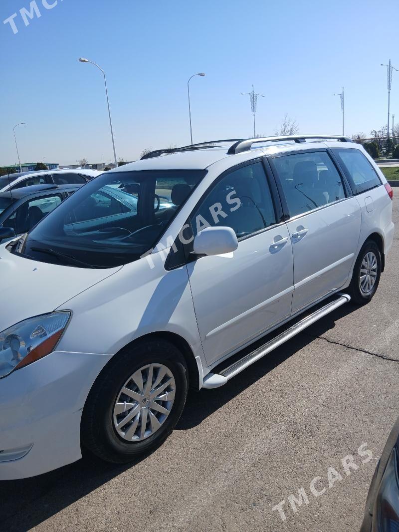 Toyota Sienna 2008 - 230 000 TMT - Мары - img 3