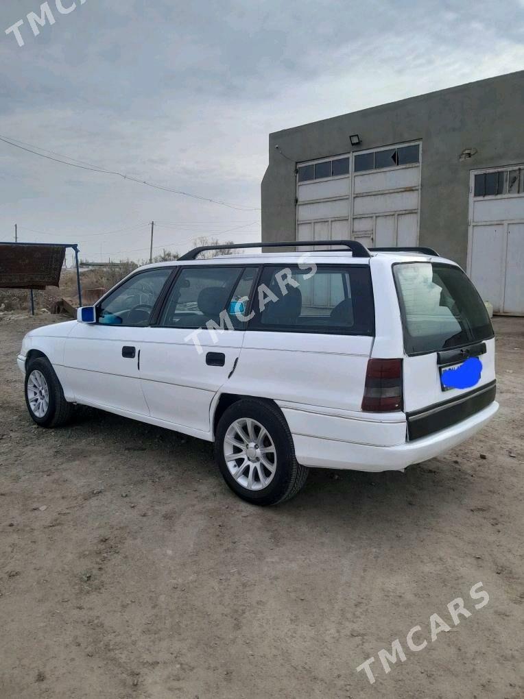 Opel Astra 1992 - 33 000 TMT - Губадаг - img 2