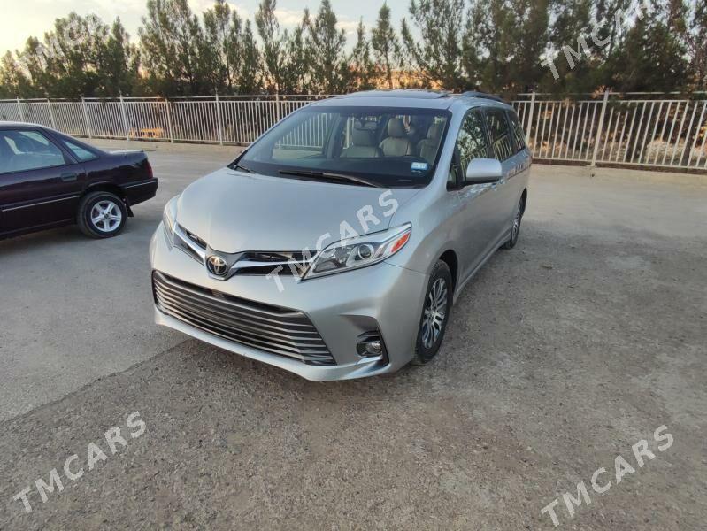 Toyota Sienna 2019 - 450 000 TMT - Мары - img 3