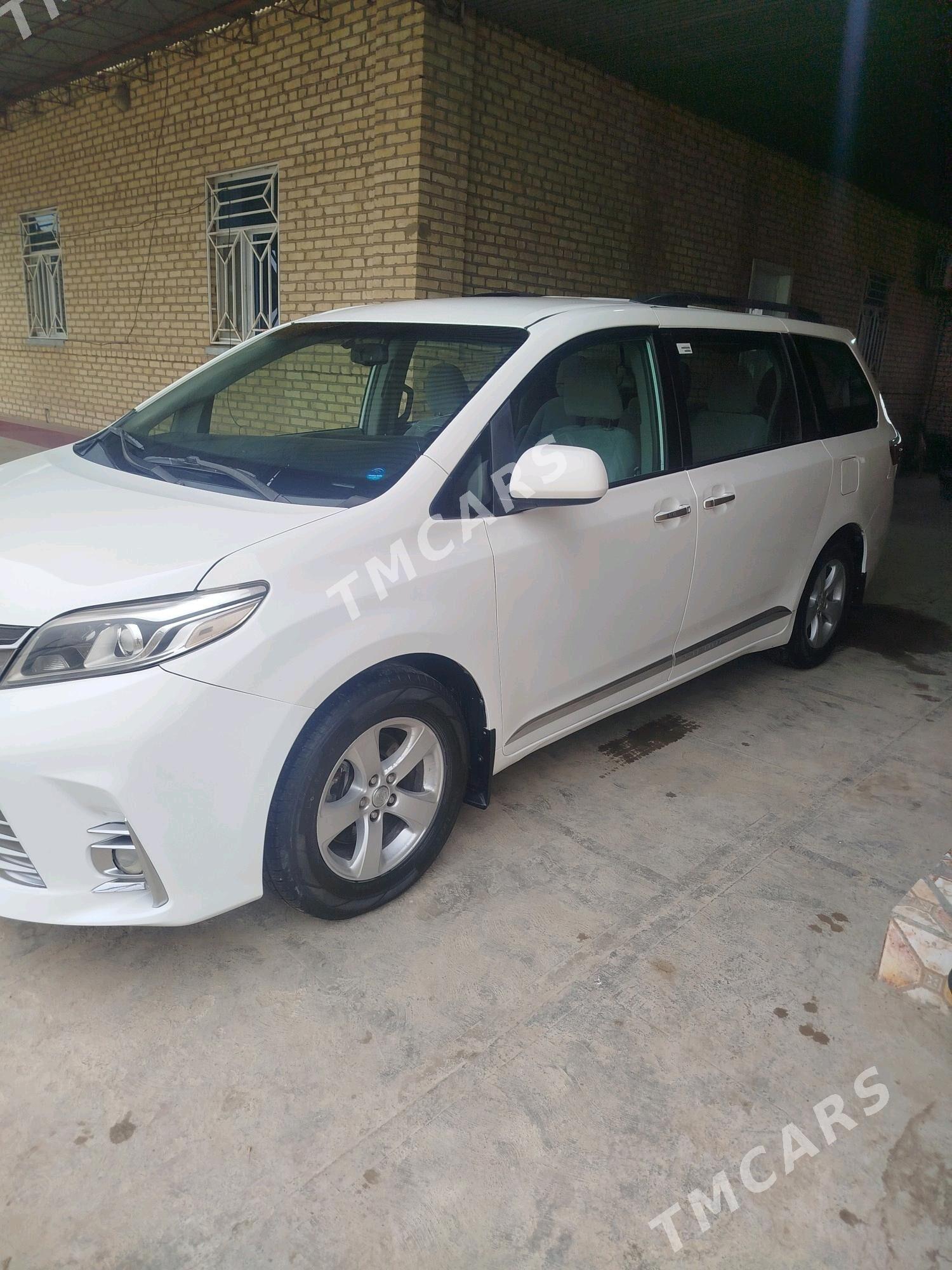 Toyota Sienna 2016 - 319 000 TMT - Wekilbazar - img 4