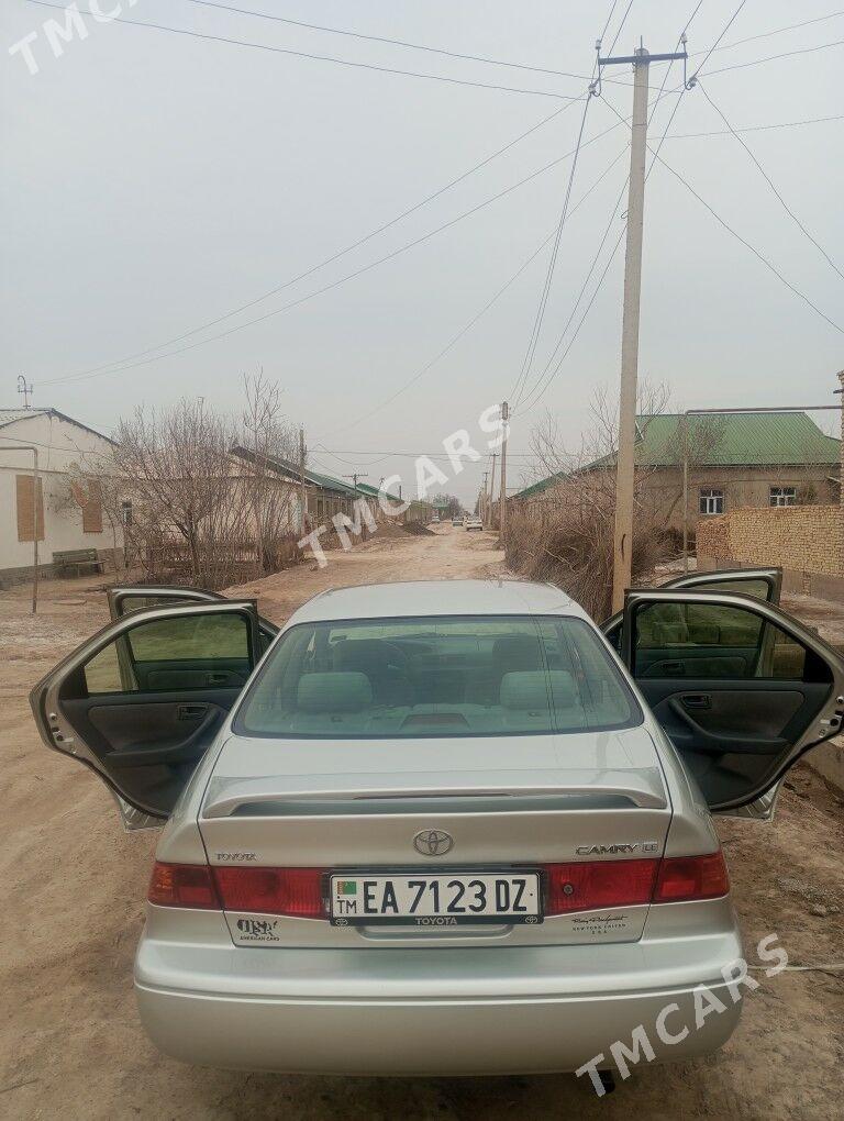 Toyota Camry 2001 - 150 000 TMT - Köneürgenç - img 4