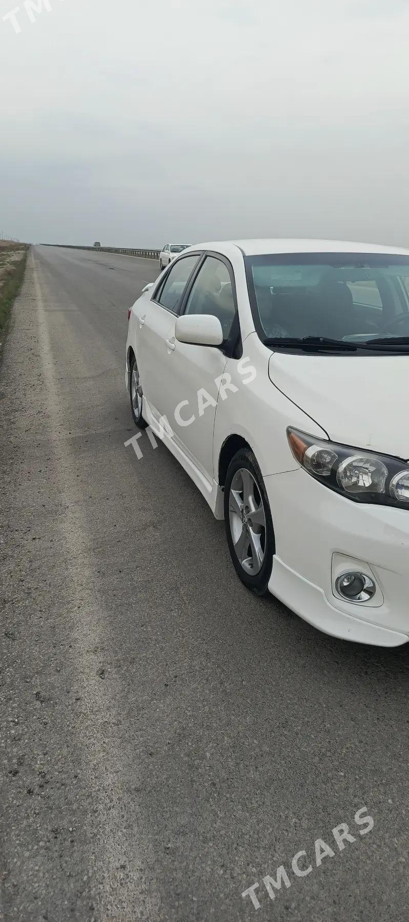 Toyota Corolla 2011 - 190 000 TMT - Ак-Бугдайский этрап - img 3