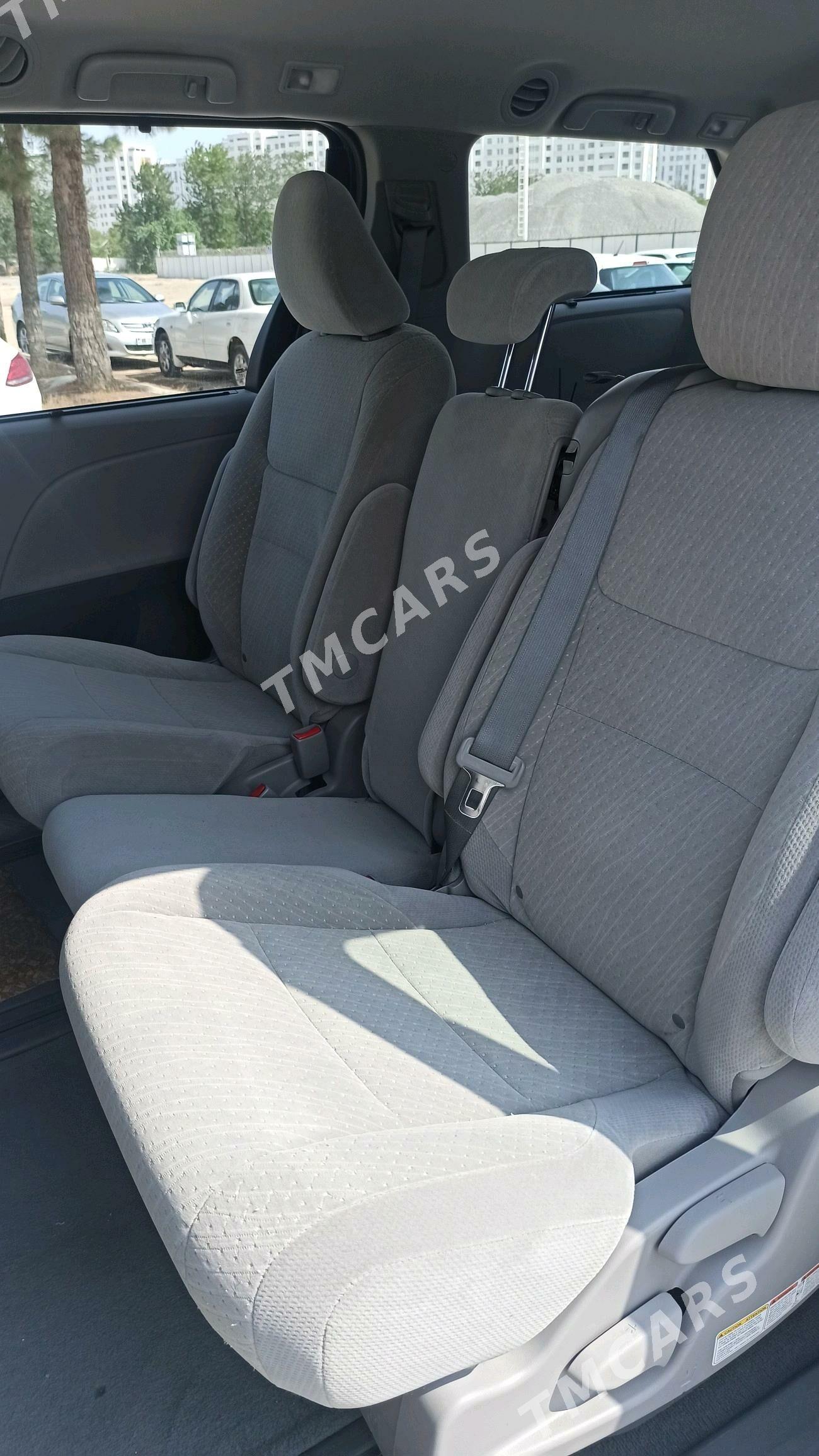 Toyota Sienna 2019 - 350 000 TMT - Aşgabat - img 3