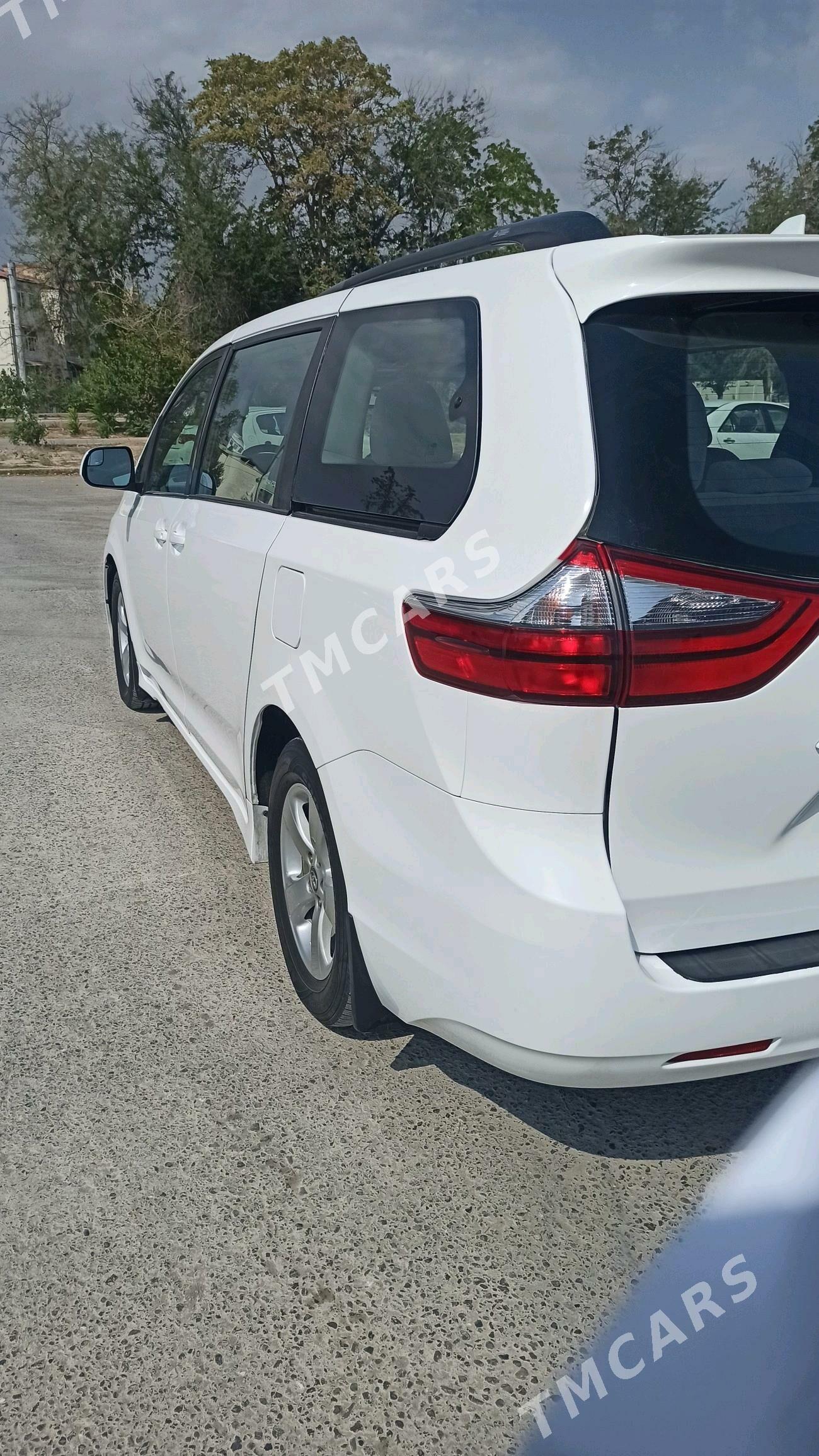 Toyota Sienna 2019 - 350 000 TMT - Ашхабад - img 7