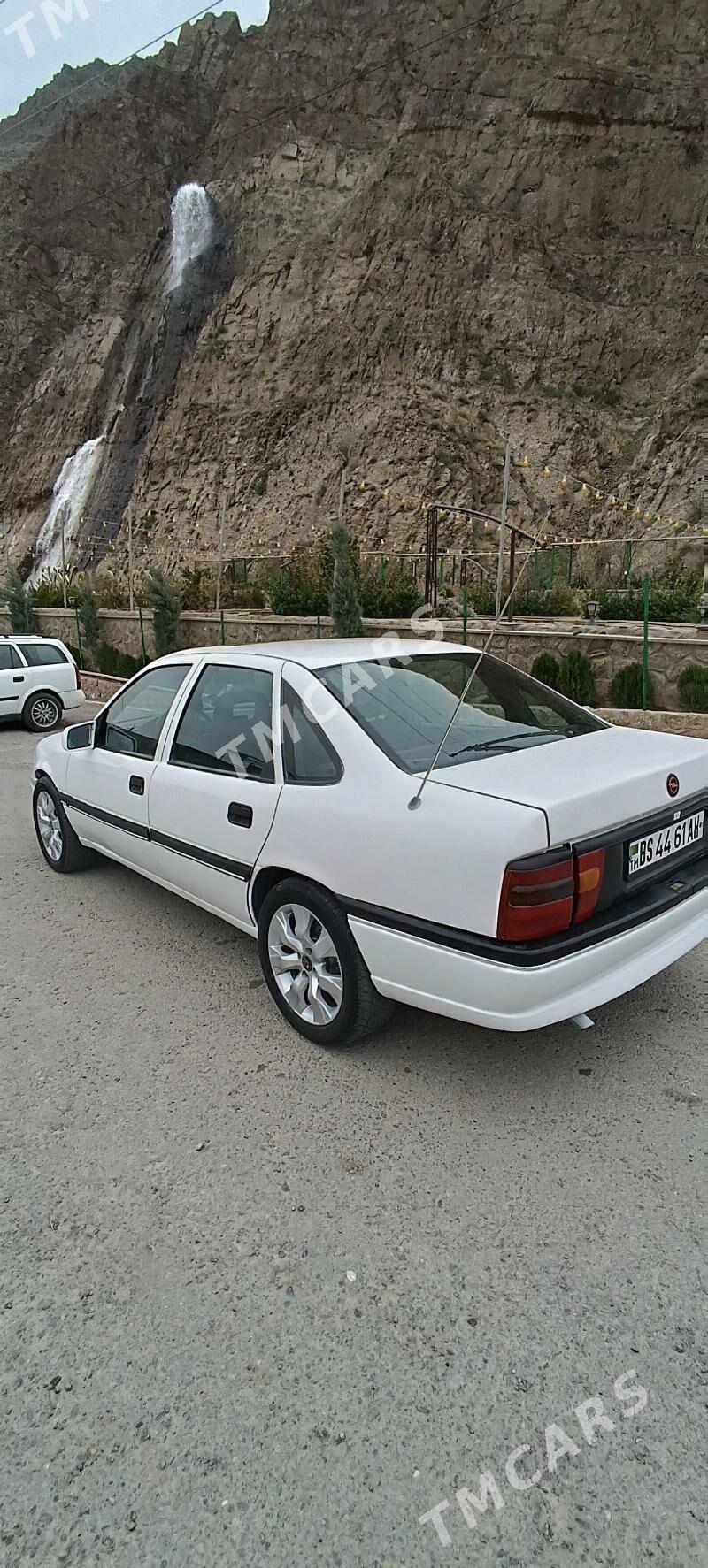 Opel Vectra 1992 - 34 000 TMT - Бахарден - img 5