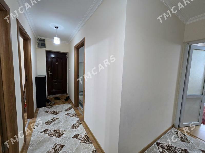 10Mkr 2 et  4 kom 10мкр - 10 мкр - img 2