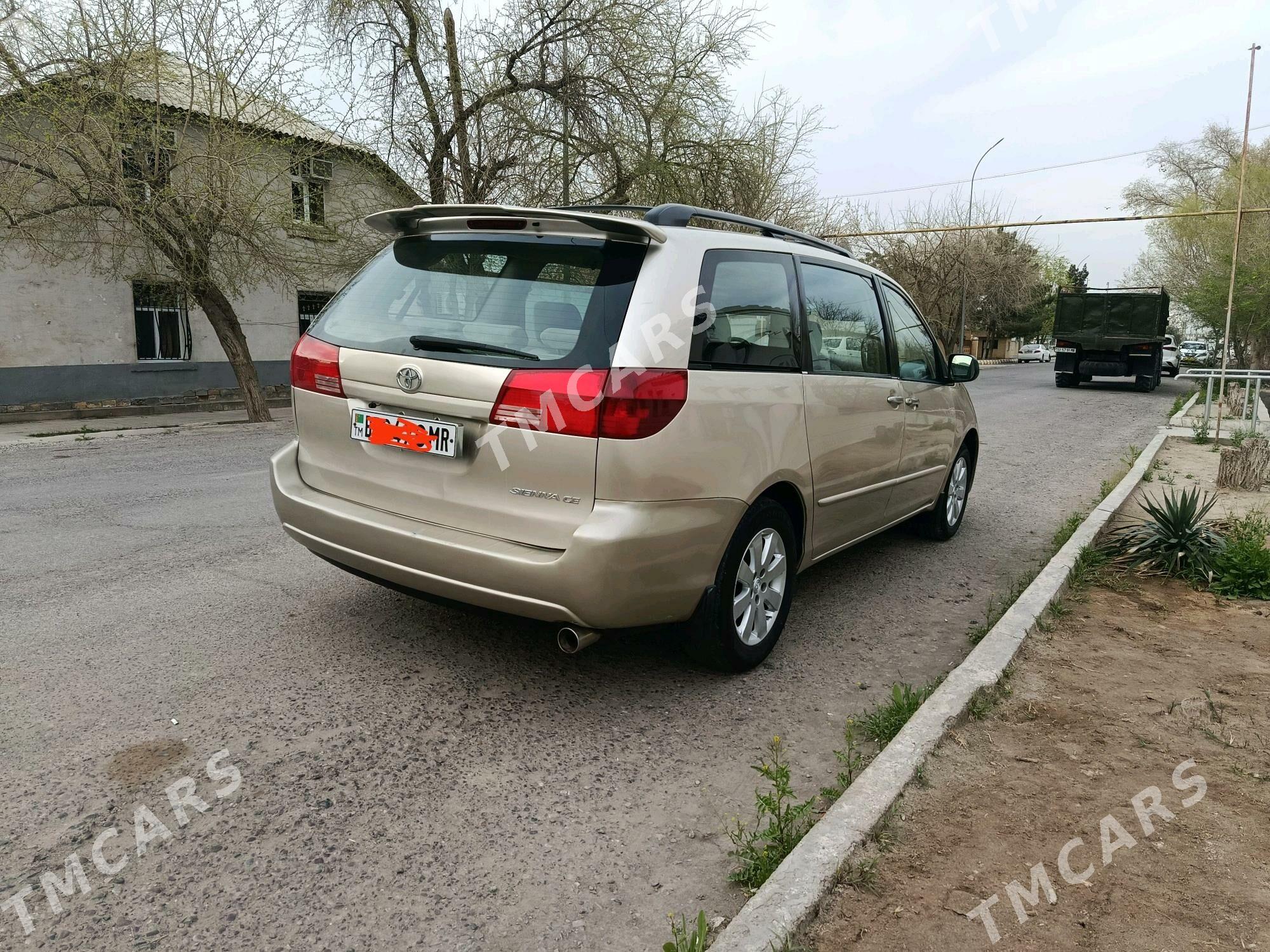 Toyota Sienna 2004 - 210 000 TMT - Мары - img 3