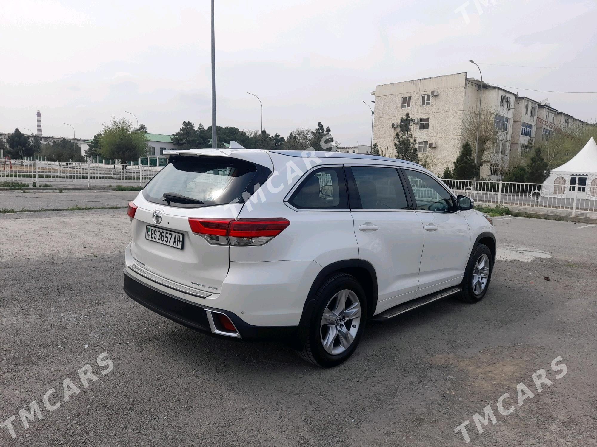 Toyota Highlander 2018 - 470 000 TMT - 11 мкр - img 2