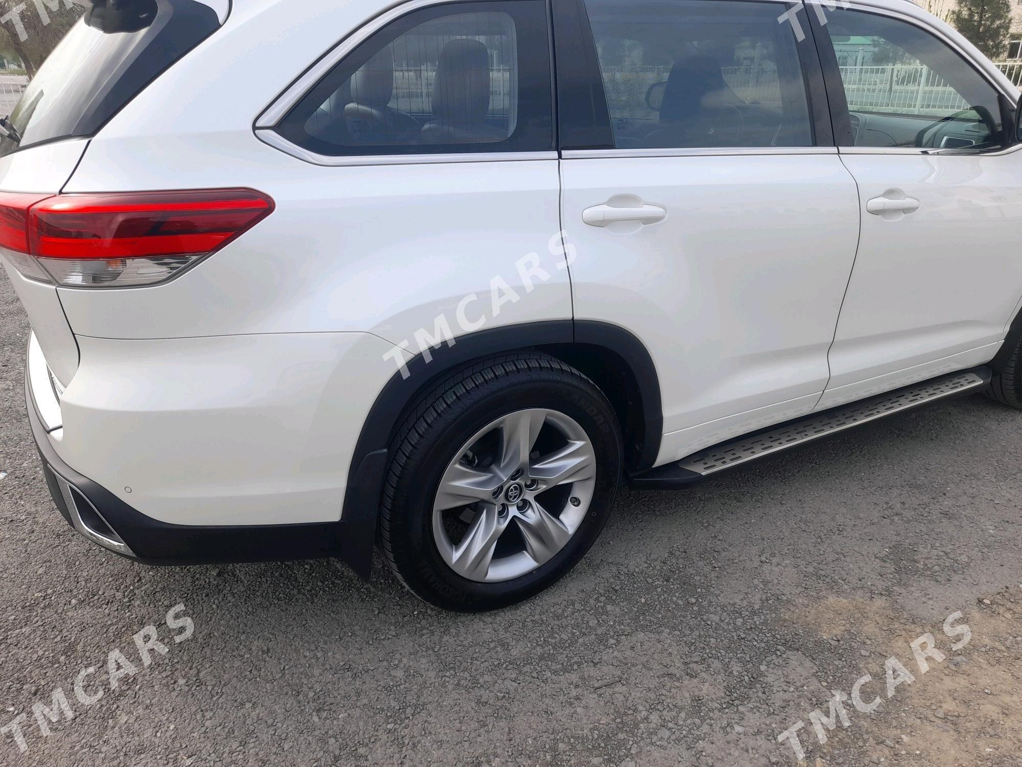 Toyota Highlander 2018 - 470 000 TMT - 11 мкр - img 3