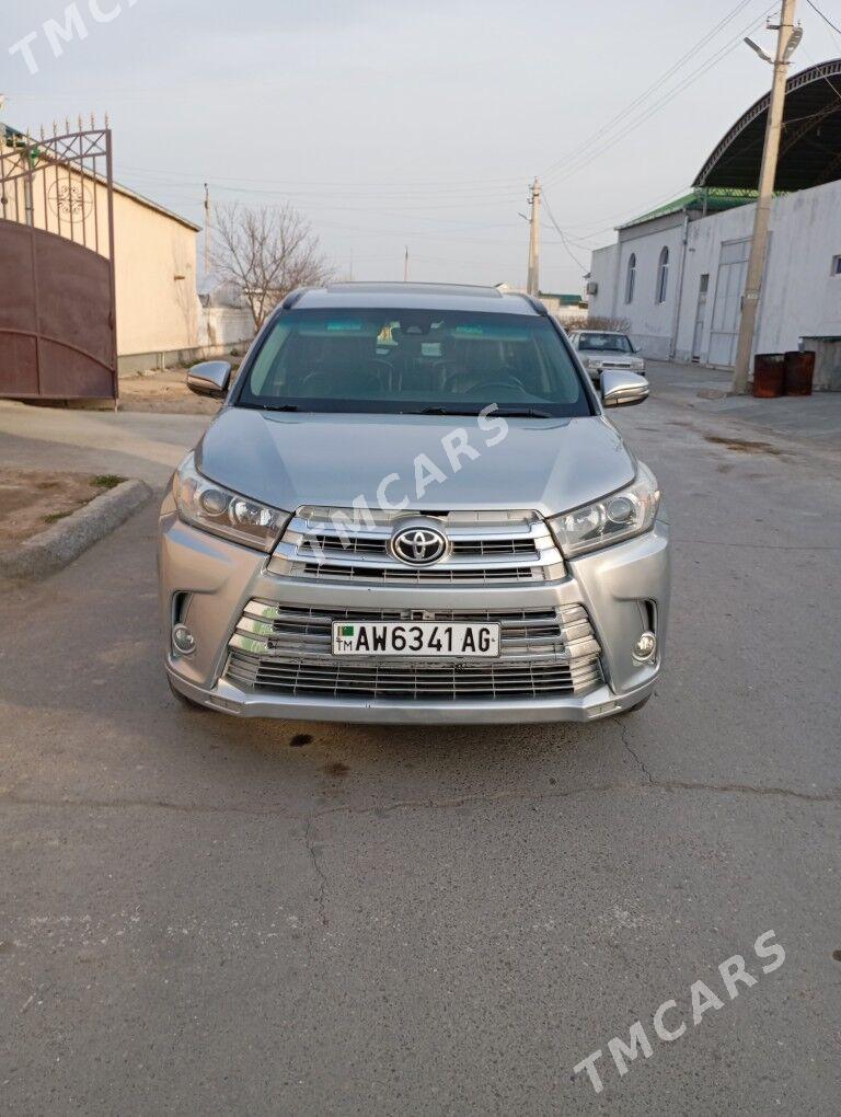 Toyota Highlander 2018 - 435 000 TMT - Büzmeýin - img 5