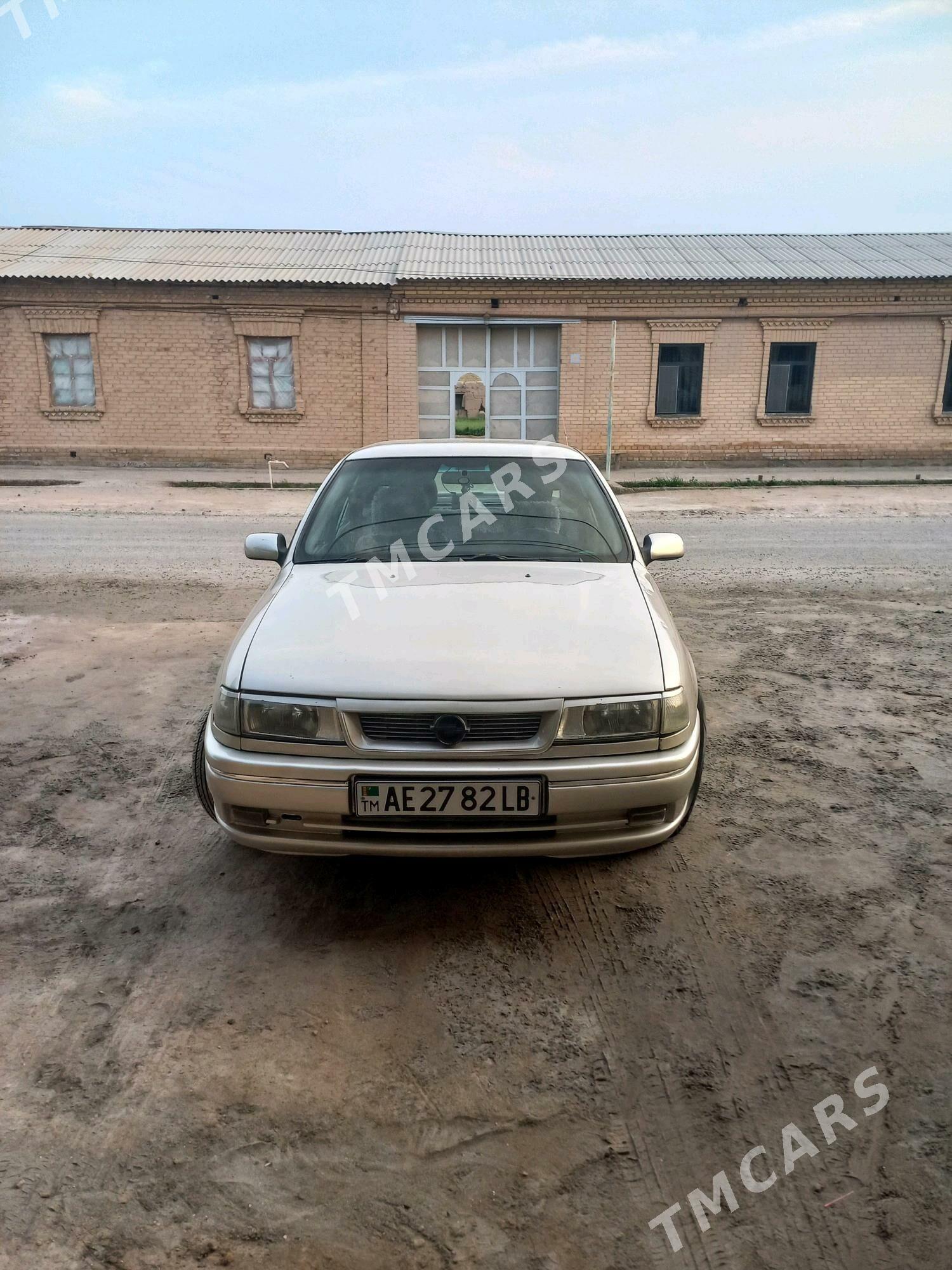 Opel Vectra 1993 - 40 000 TMT - Чарджоу - img 3