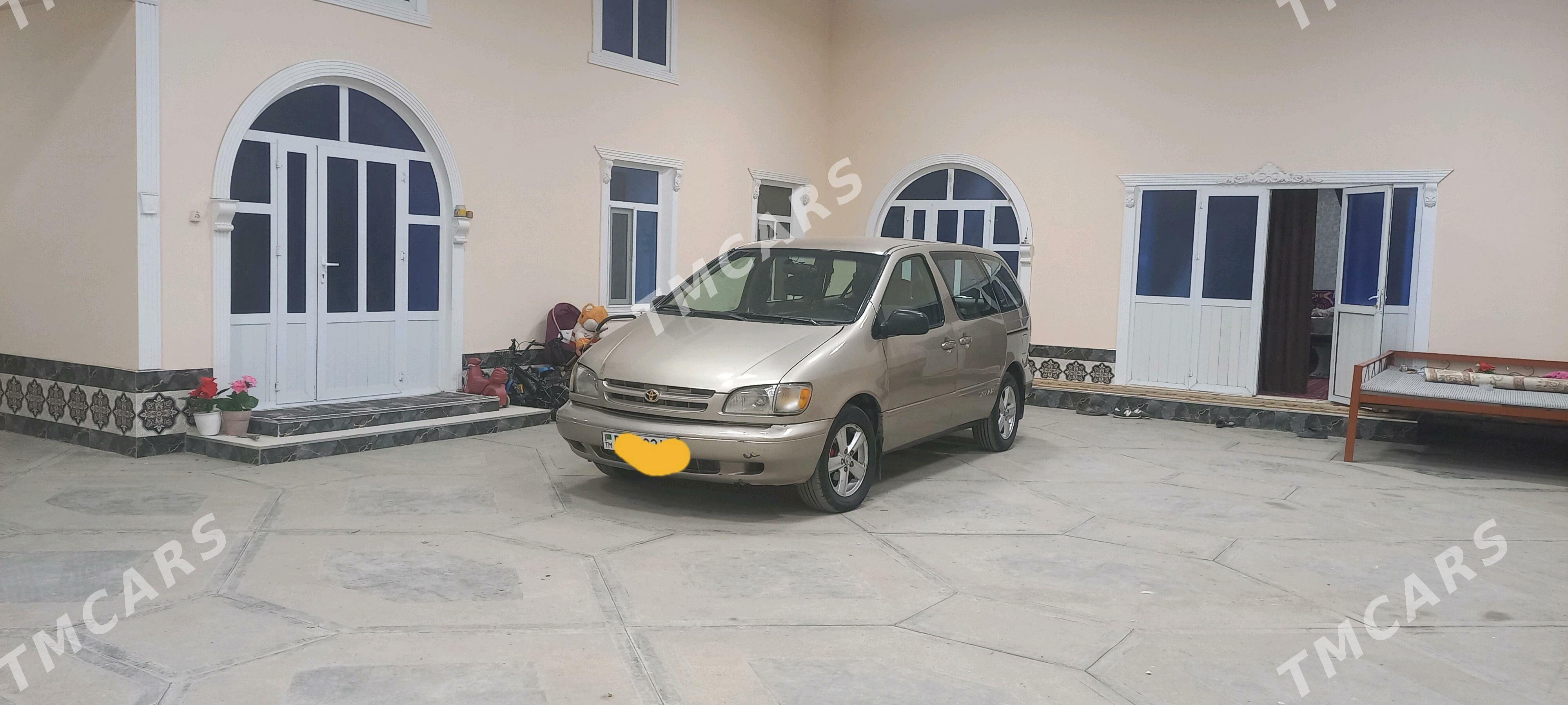 Toyota Sienna 2000 - 150 000 TMT - Чарджоу - img 6