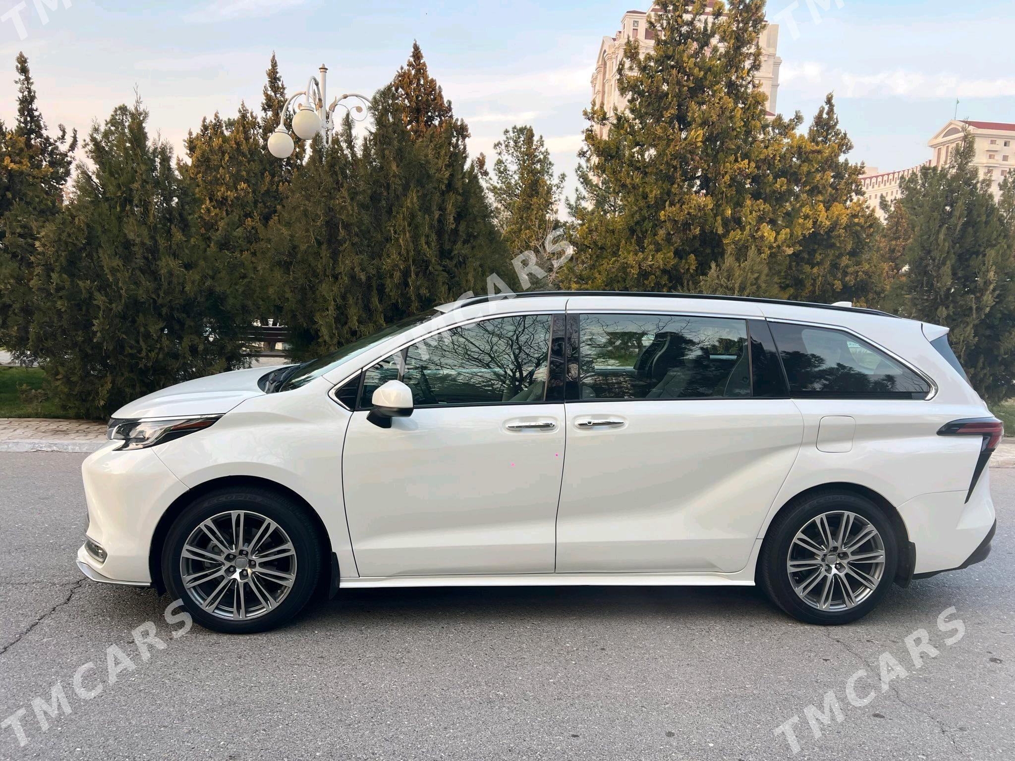 Toyota Sienna 2022 - 435 000 TMT - Нефтегаз (ул. Андалиб-Юбилейная) - img 2