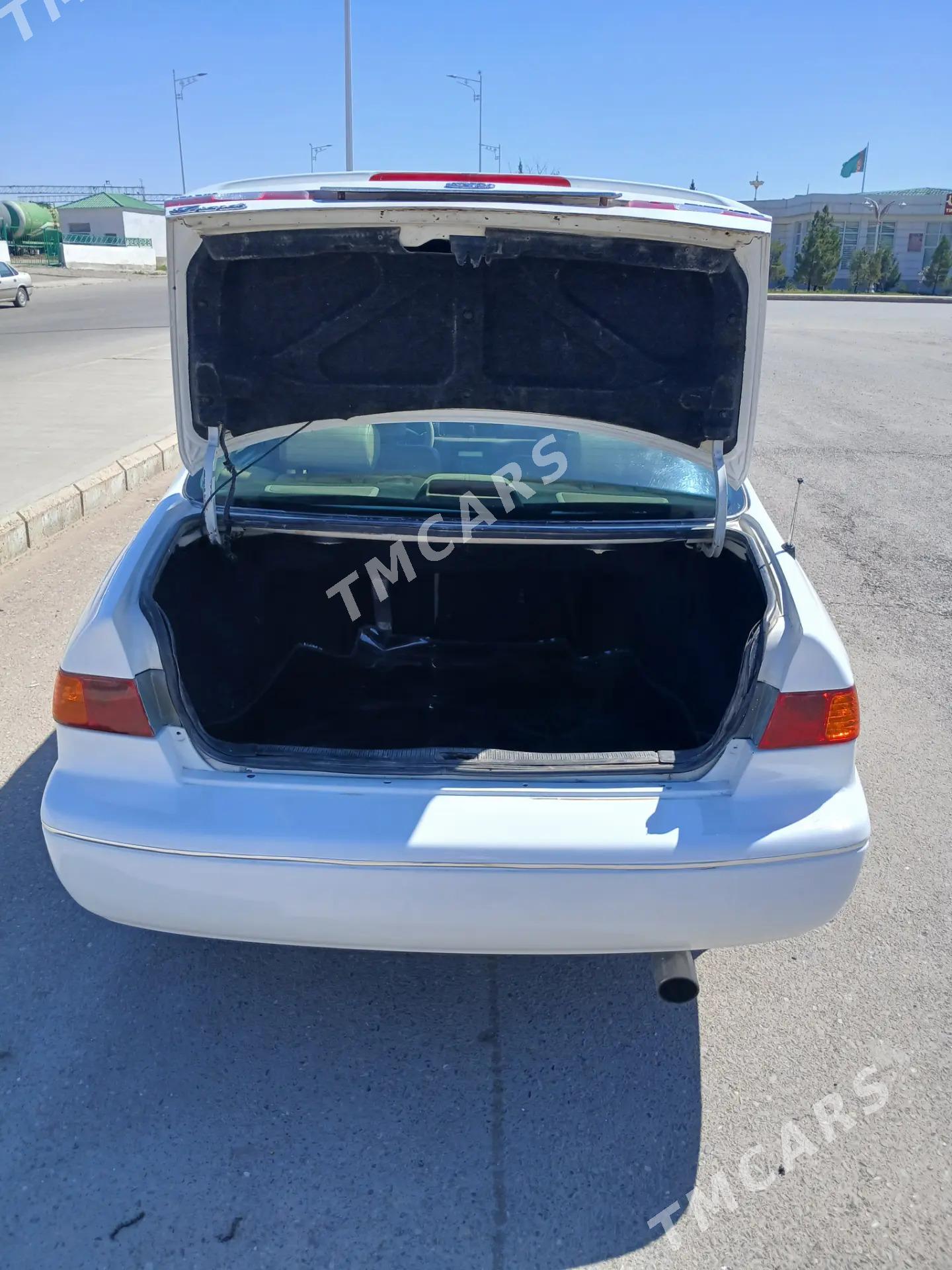 Toyota Camry 2001 - 110 000 TMT - Мары - img 3