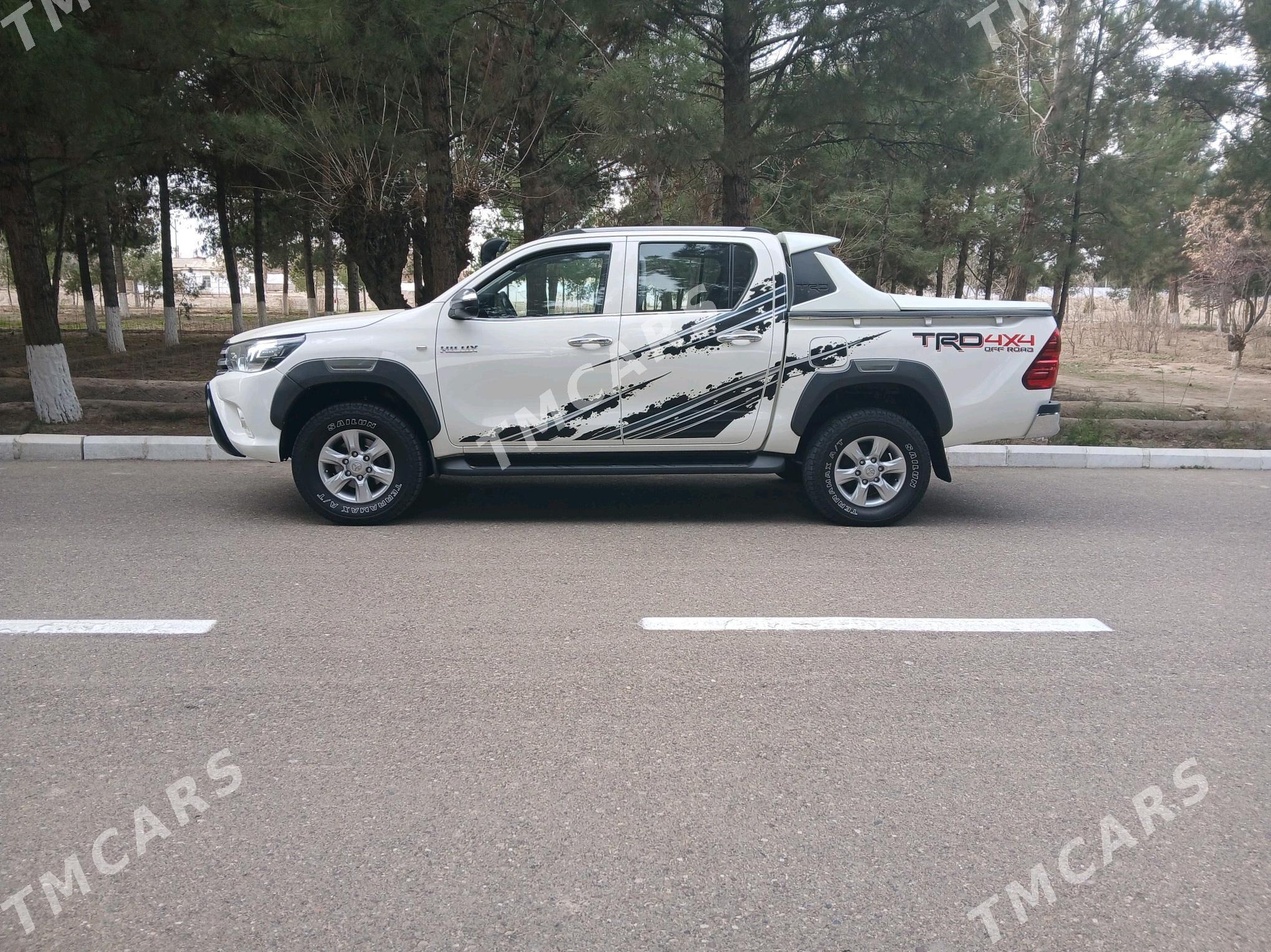 Toyota Hilux 2019 - 490 000 TMT - Мары - img 3