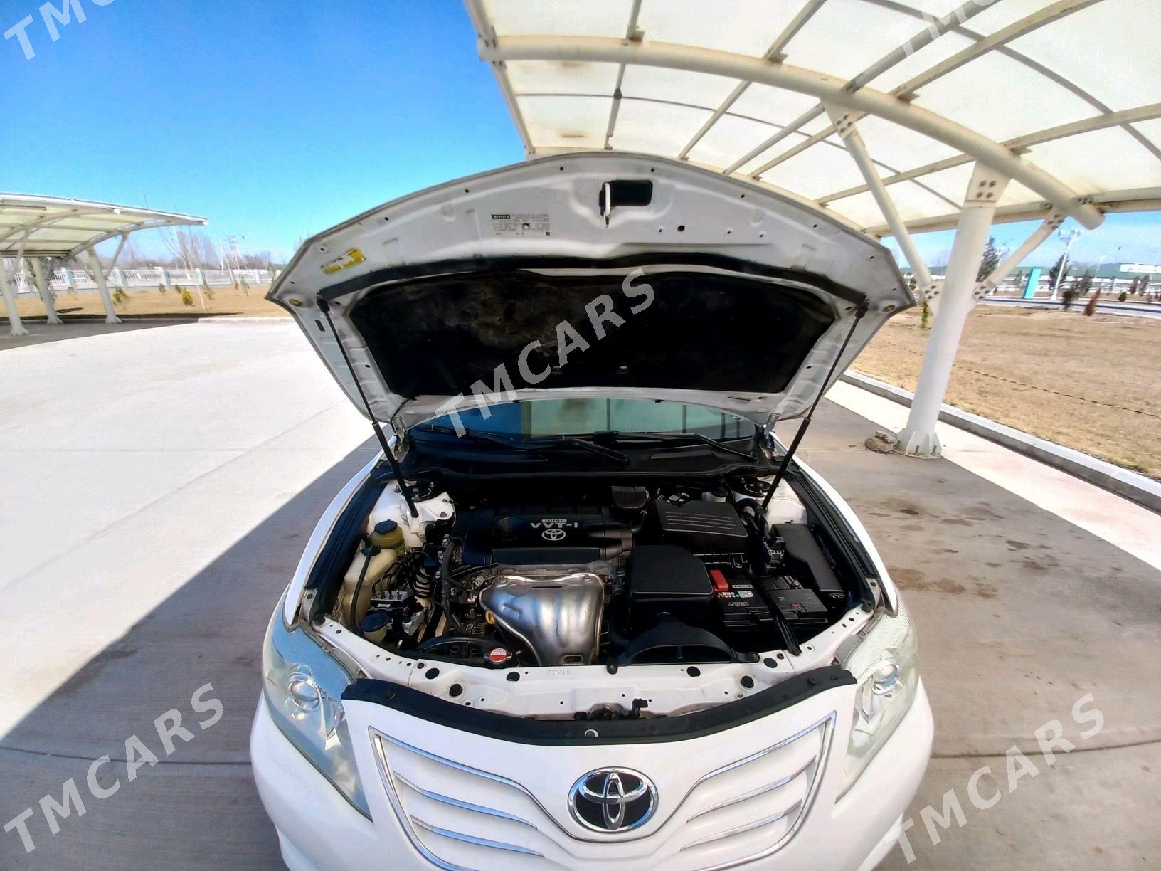 Toyota Camry 2010 - 205 000 TMT - Дашогуз - img 8