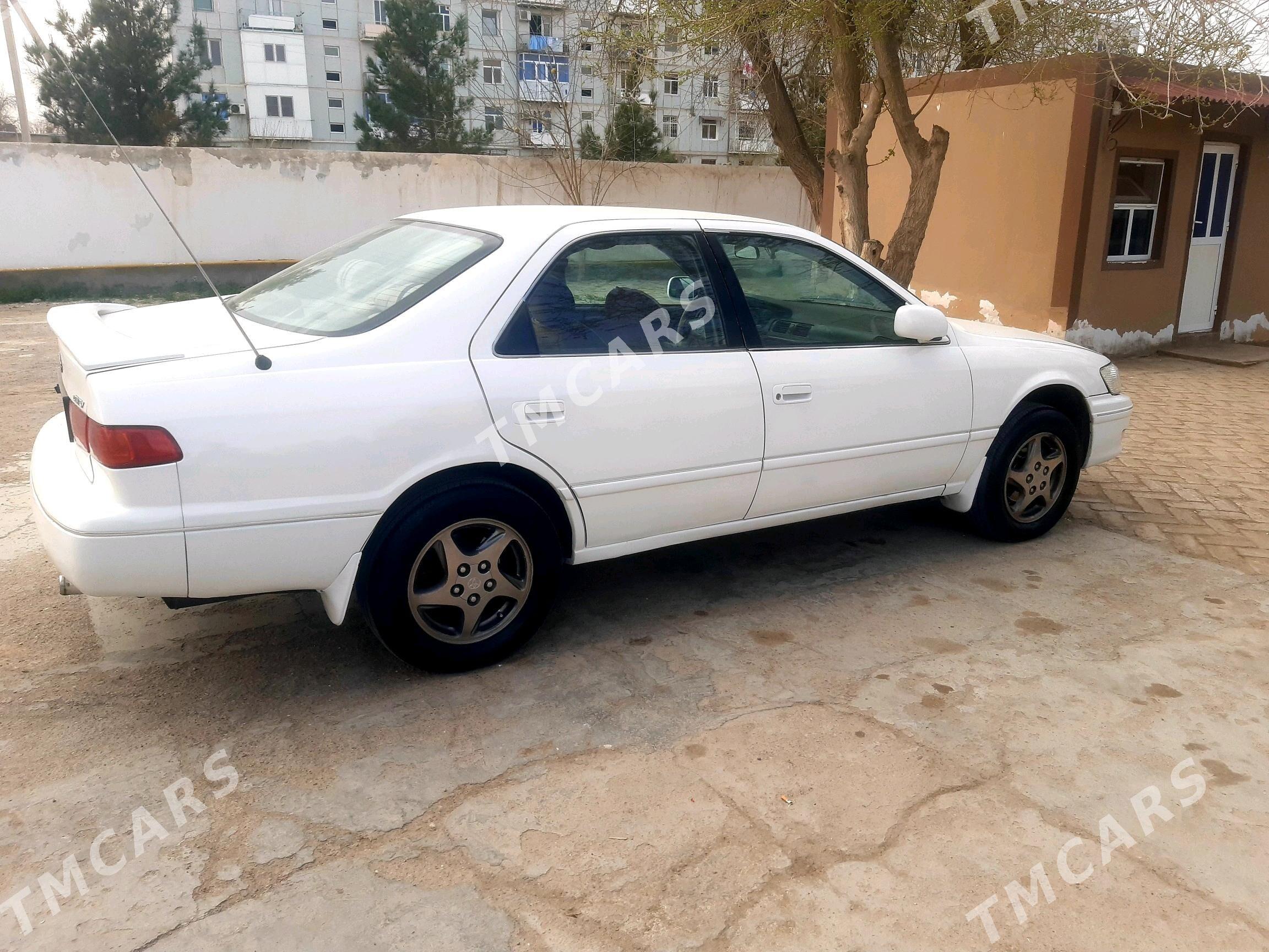 Toyota Camry 2001 - 110 000 TMT - Baýramaly - img 3