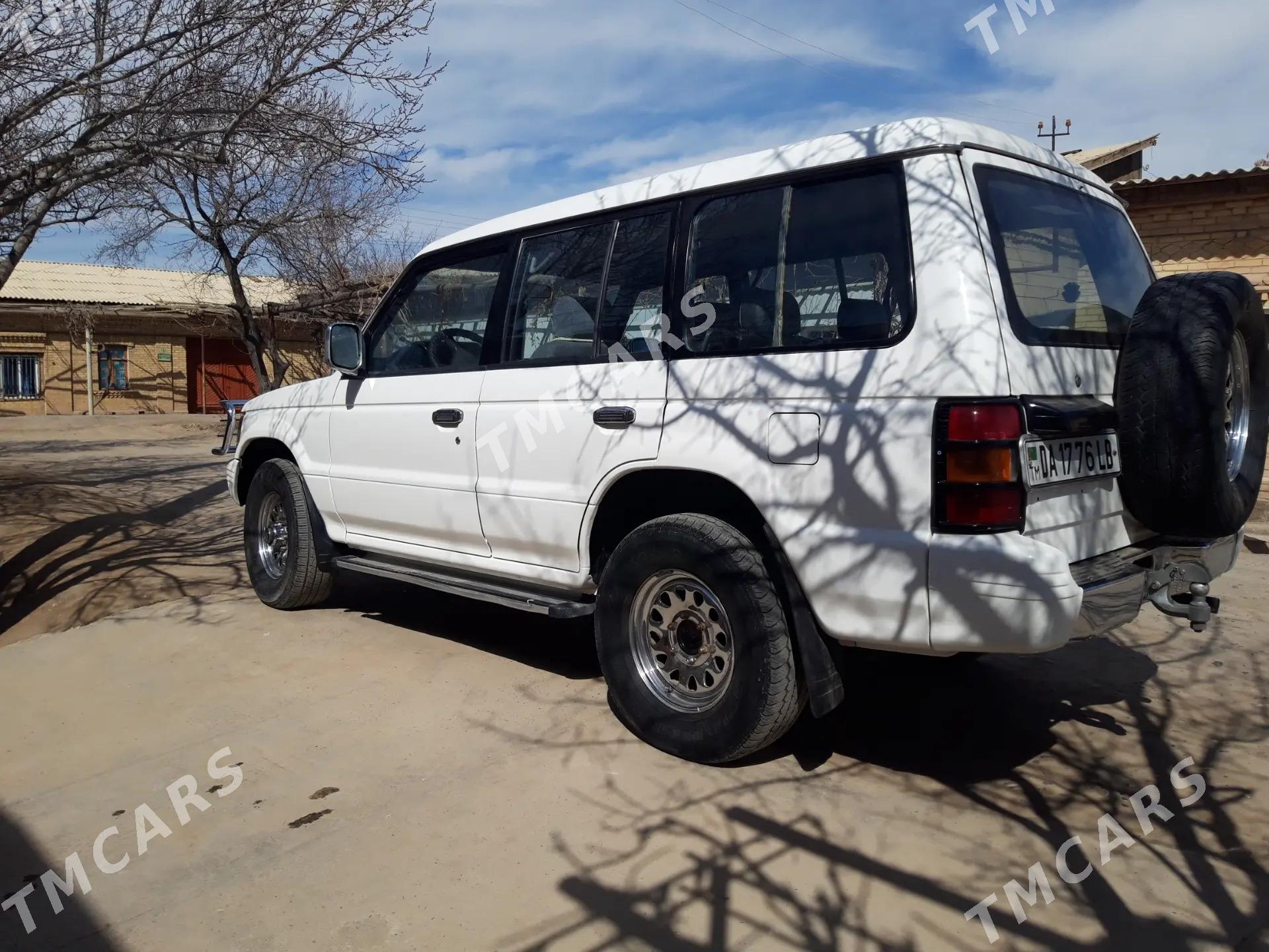 Mitsubishi Pajero 1997 - 80 000 TMT - Дянев - img 3