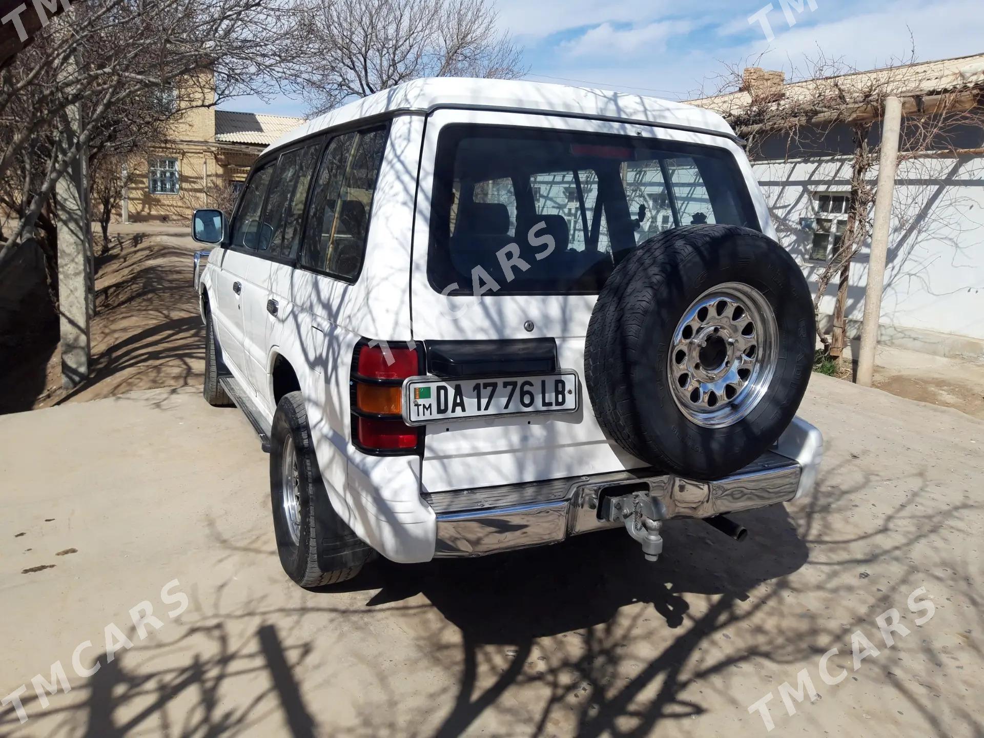 Mitsubishi Pajero 1997 - 80 000 TMT - Дянев - img 6