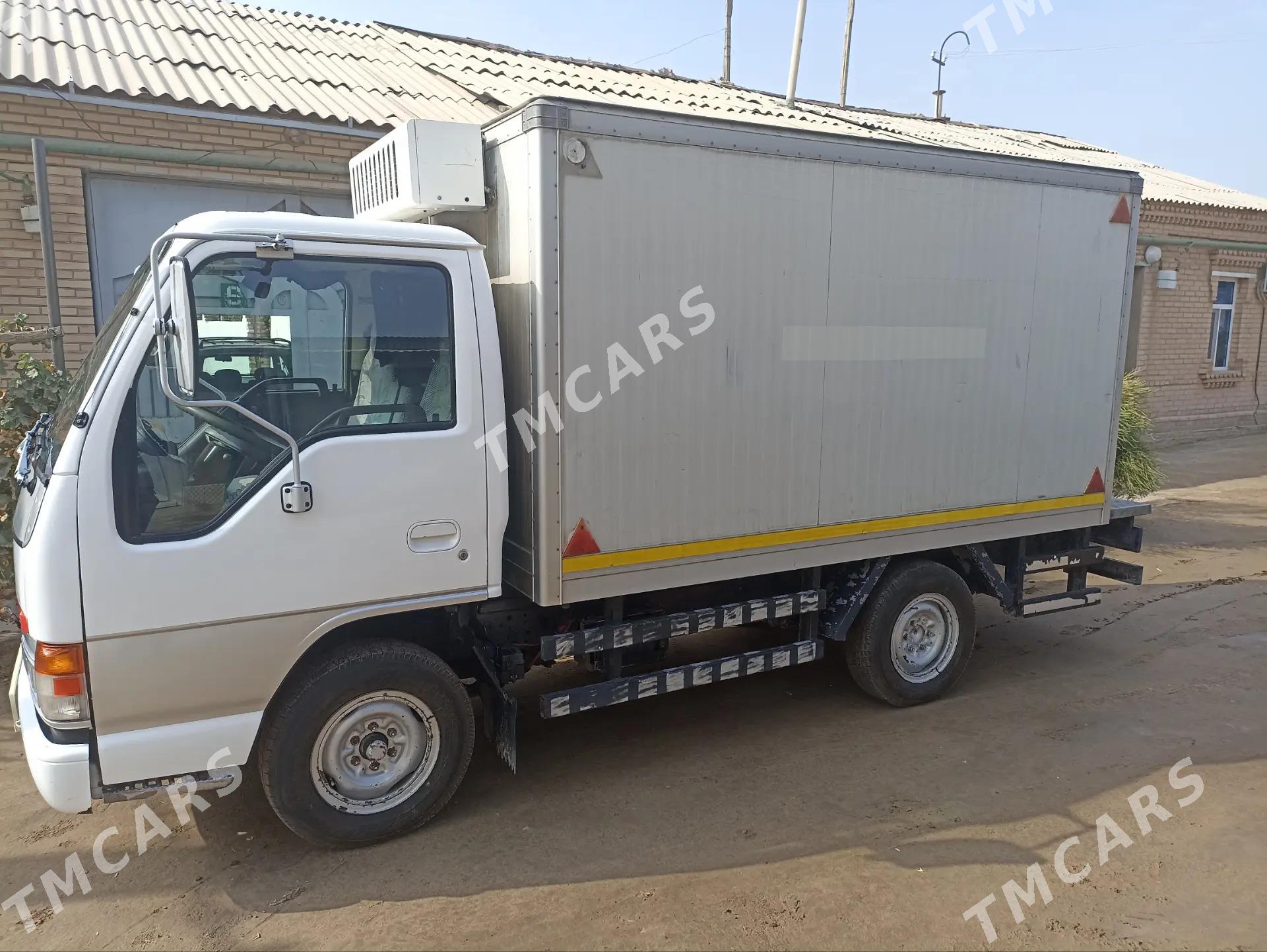 Isuzu Elf 2004 - 230 000 TMT - Фарап - img 2