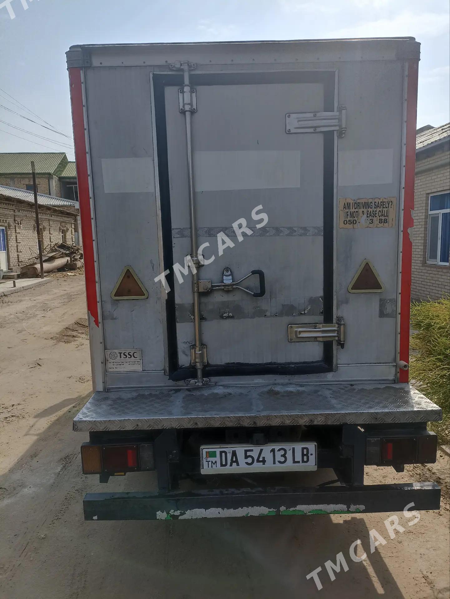 Isuzu Elf 2004 - 230 000 TMT - Фарап - img 5