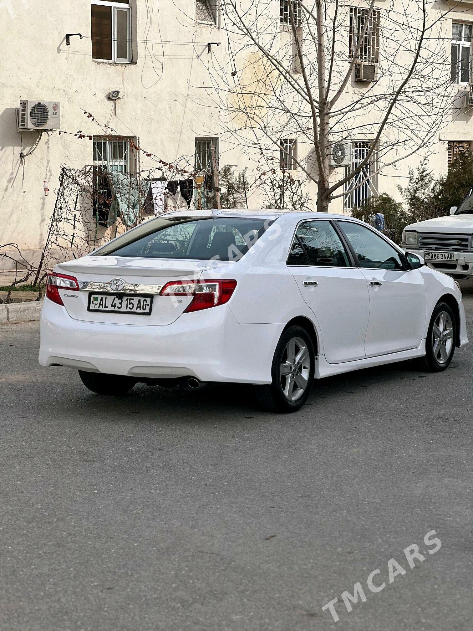 Toyota Camry 2013 - 190 000 TMT - Кëши - img 5