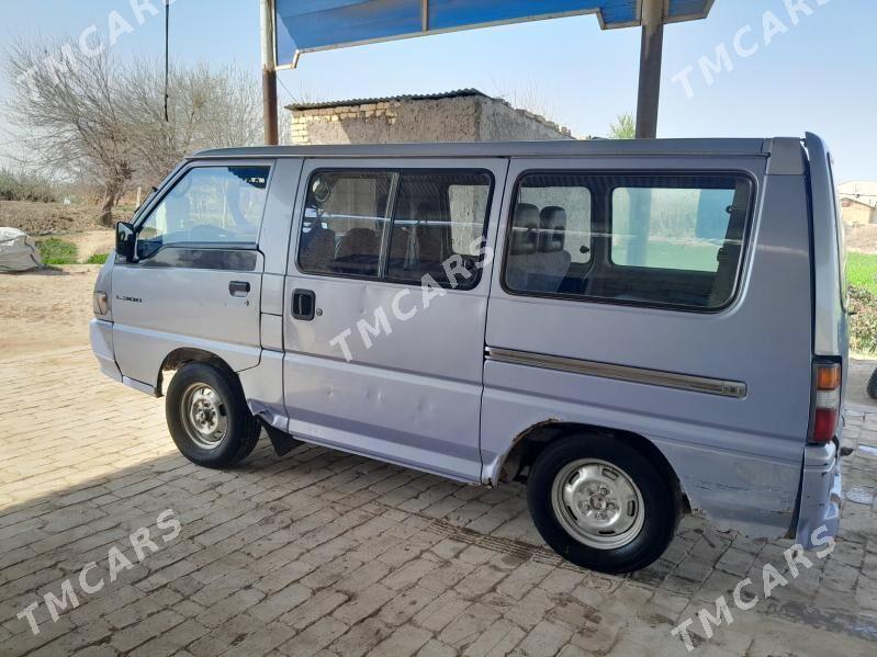 Toyota Hiace 1993 - 50 000 TMT - Туркменгала - img 3