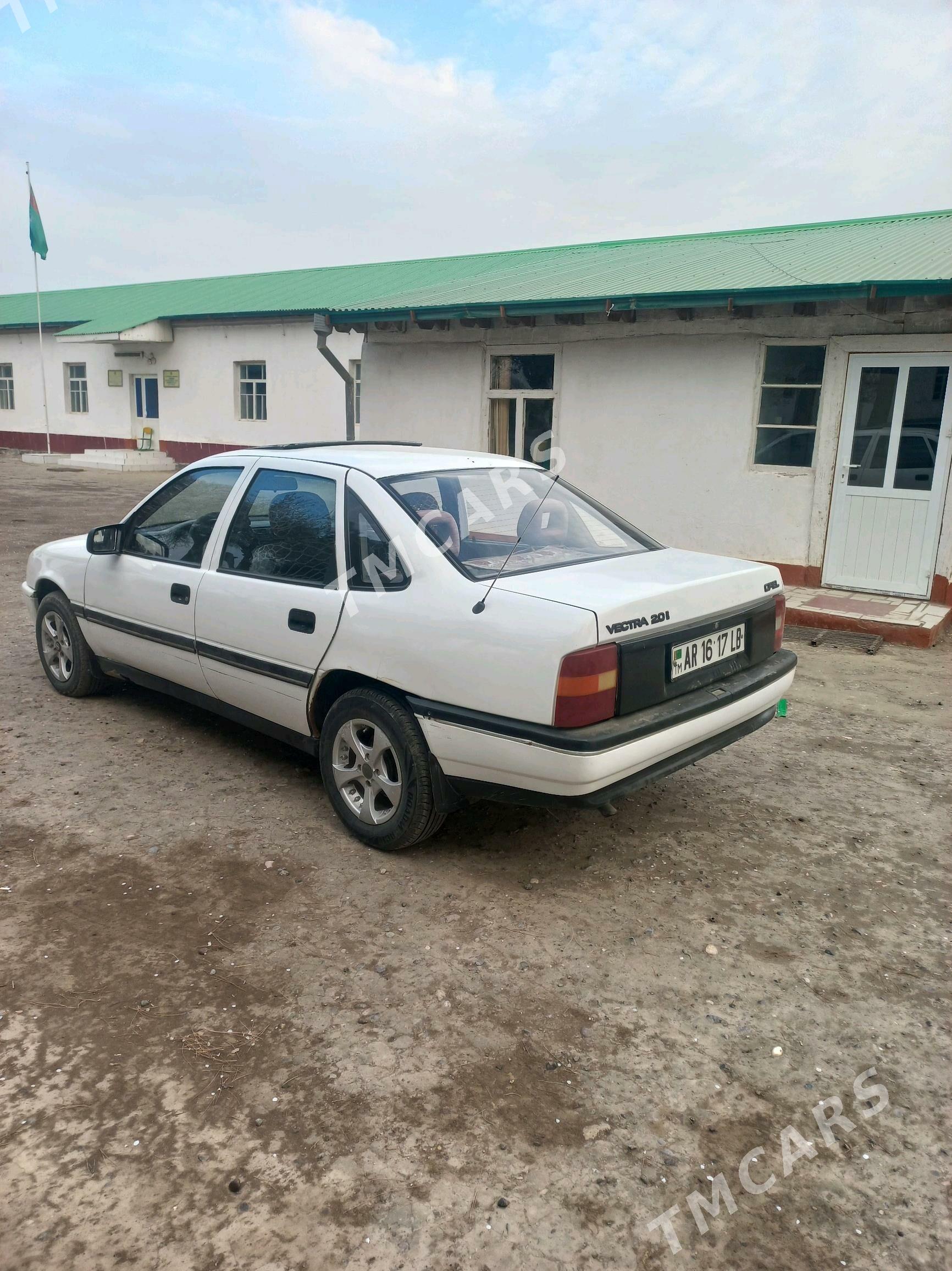 Opel Vectra 1989 - 40 000 TMT - Дянев - img 3