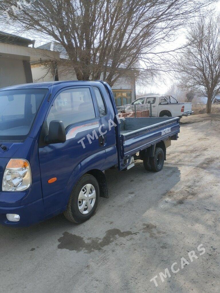 Kia Bongo 2010 - 150 000 TMT - Шабатский этрап - img 3