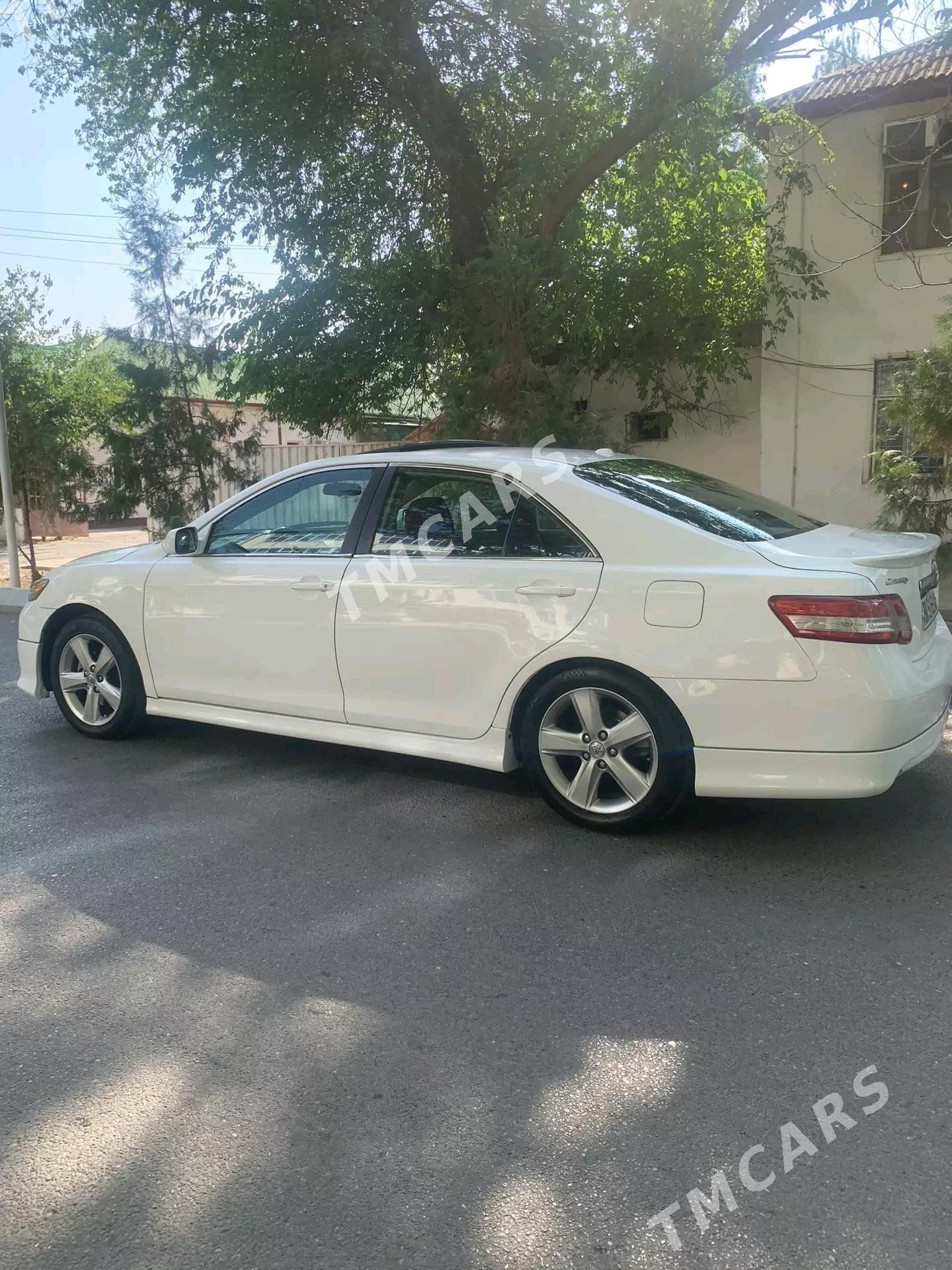 Toyota Camry 2010 - 195 000 TMT - 30 мкр - img 3