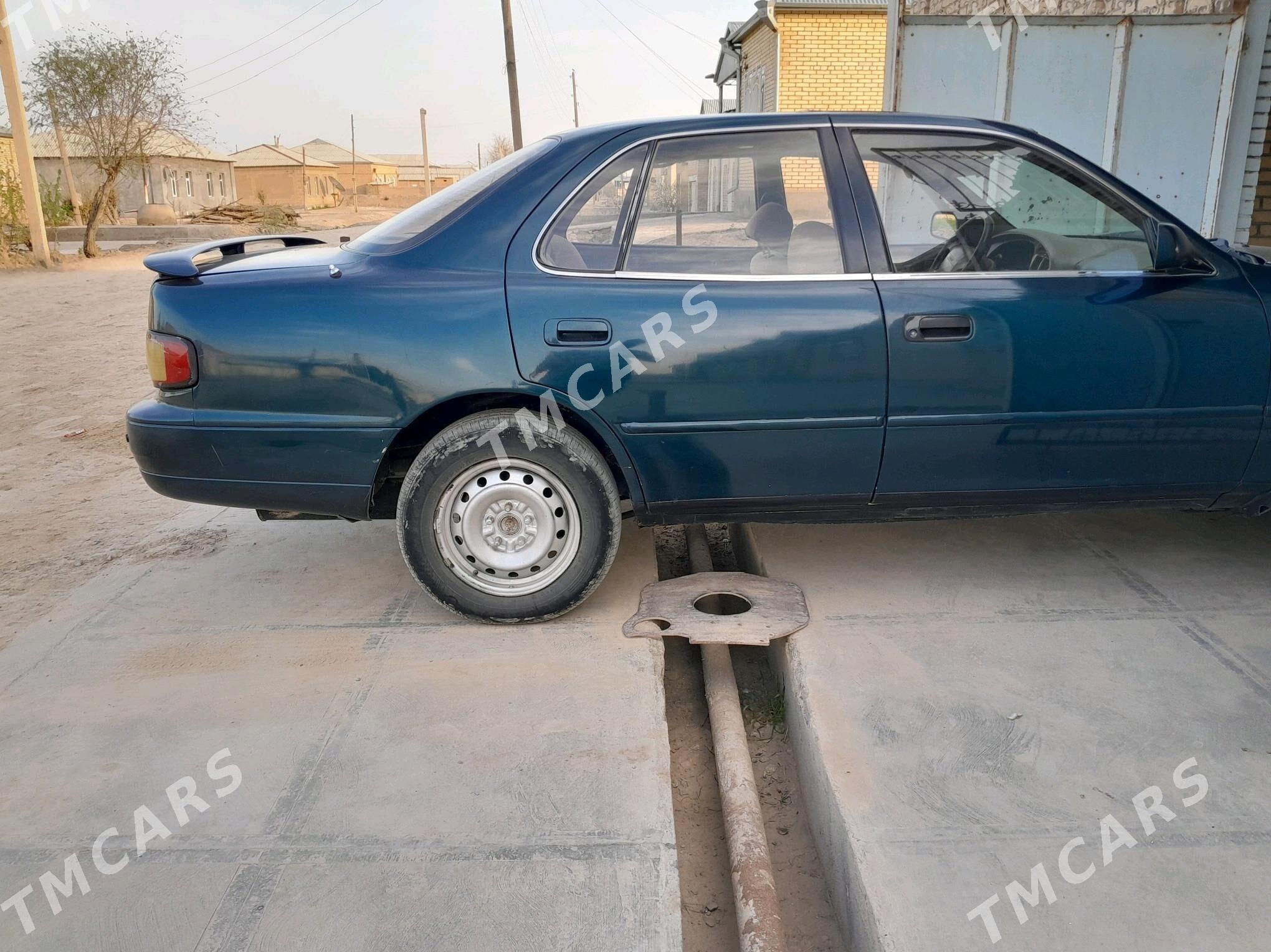 Toyota Camry 1994 - 70 000 TMT - Байрамали - img 6