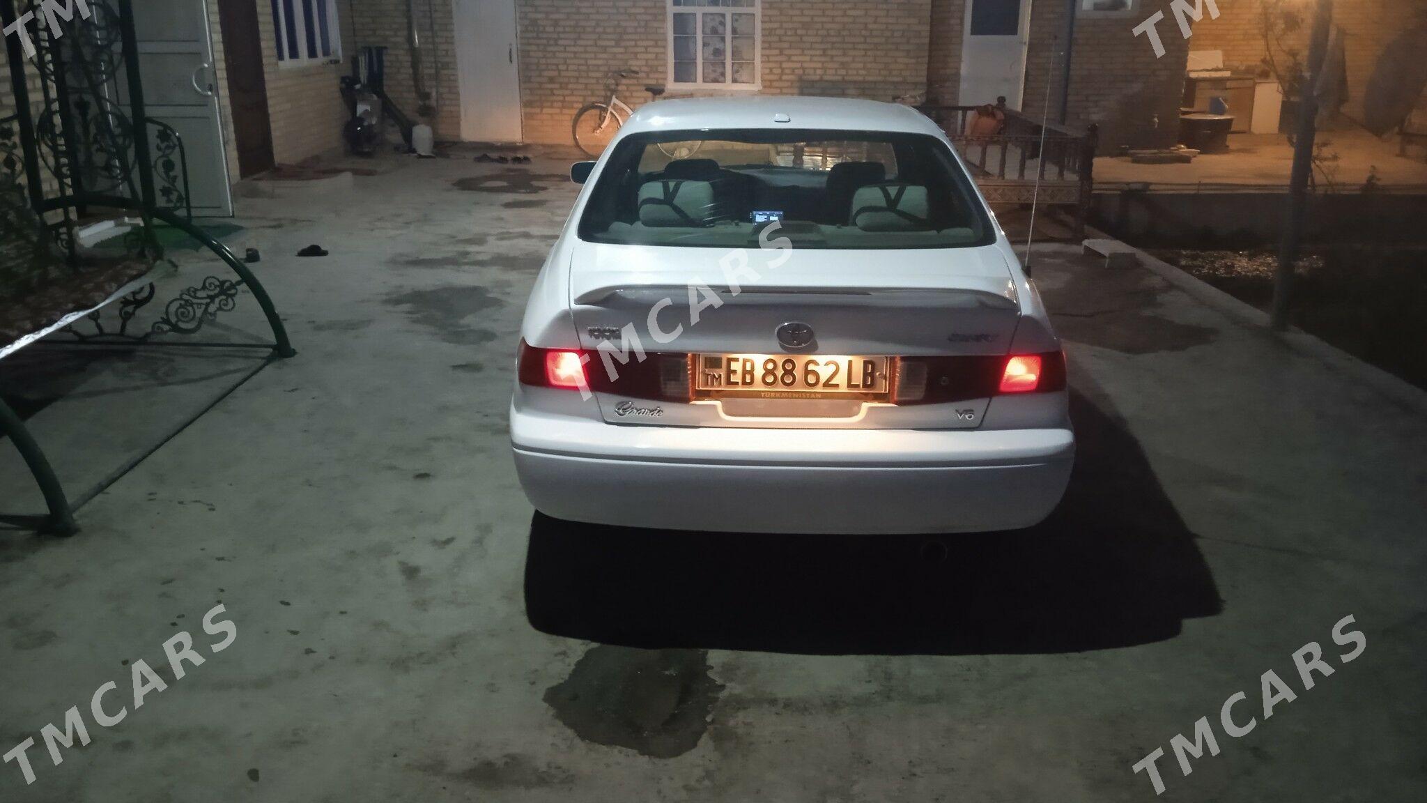 Toyota Camry 1999 - 119 000 TMT - Саят - img 8