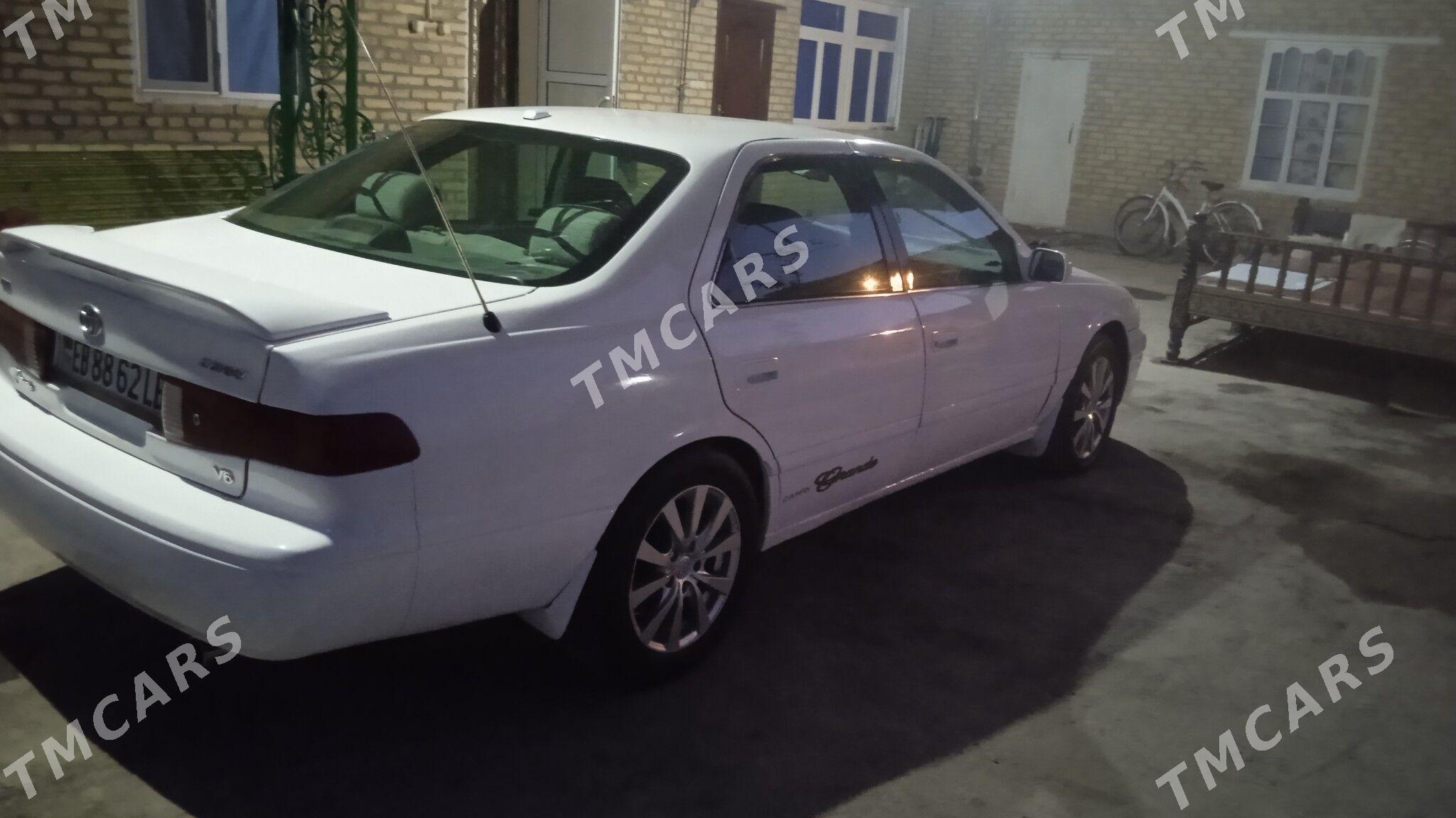 Toyota Camry 1999 - 119 000 TMT - Саят - img 6