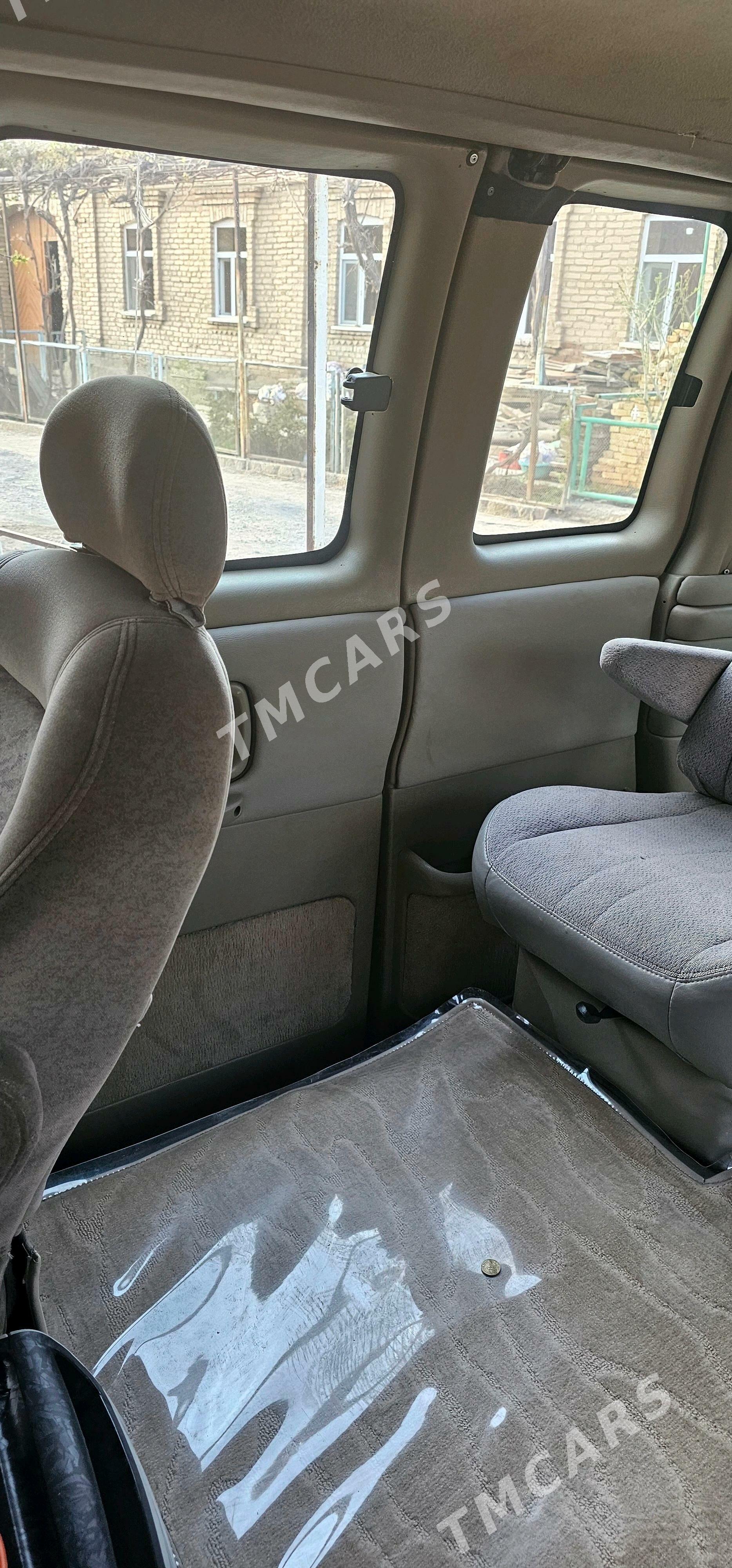 GMC Savana 2001 - 127 000 TMT - Türkmenabat - img 2