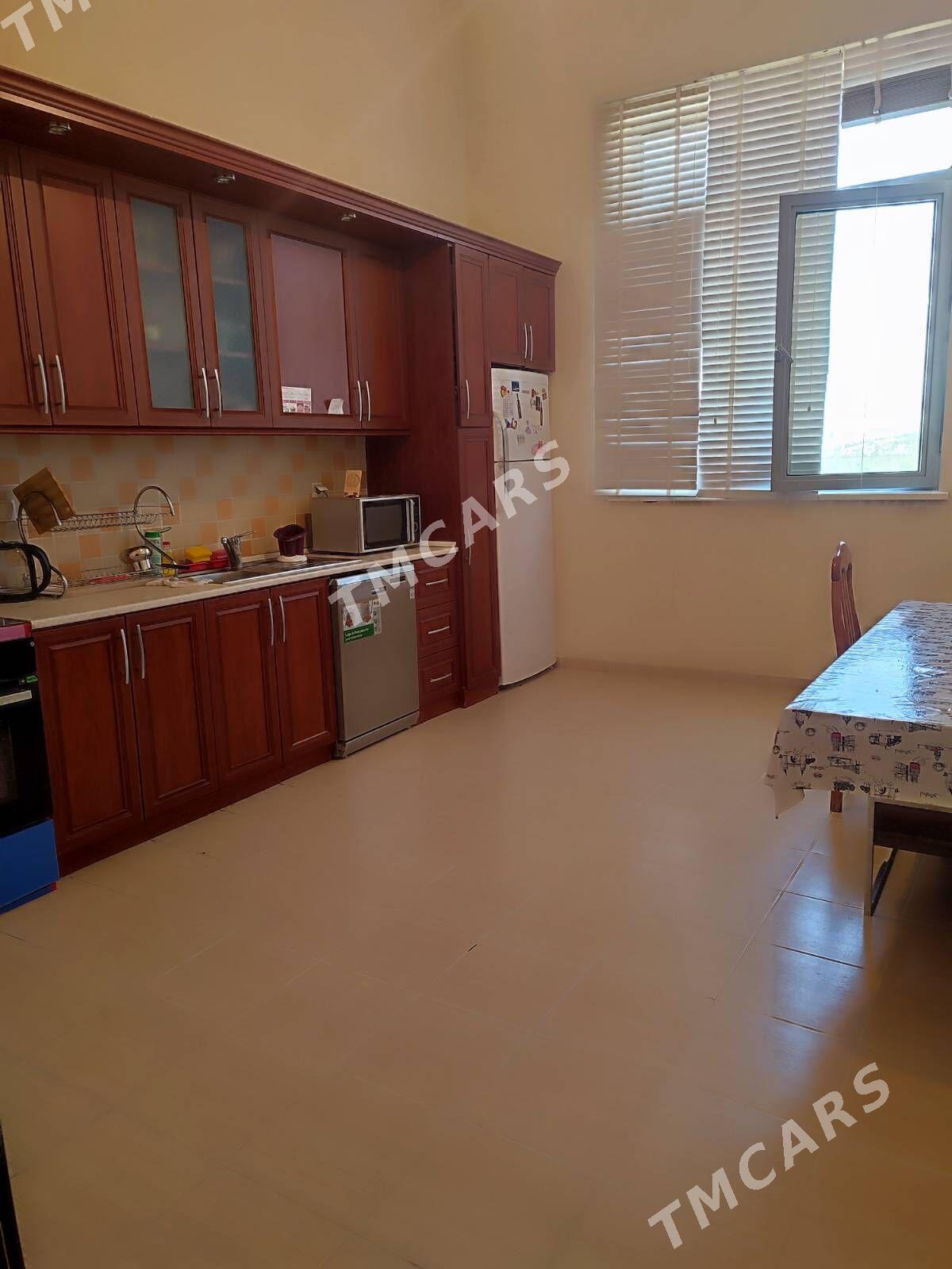 PODWOYSKIY 12/7 ETAZY 4 KOMNAT - Podwoýski köç. (Bitarap Türkmenistan şaýoly) - img 3