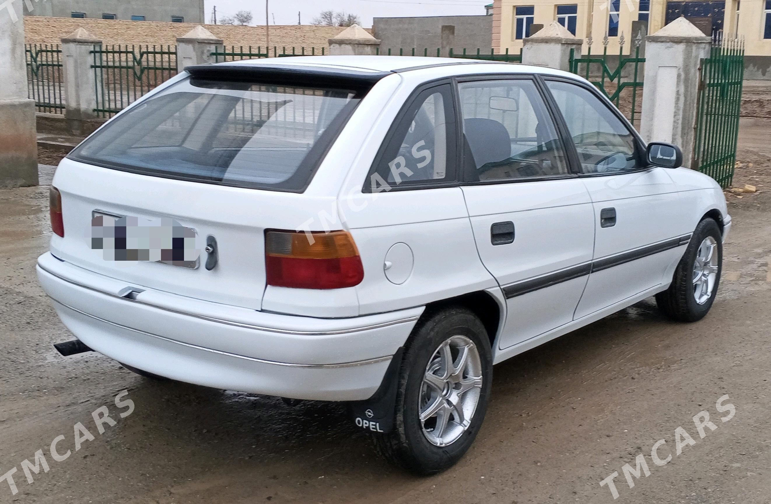 Opel Astra 1992 - 42 000 TMT - Гурбансолтан Едже - img 4