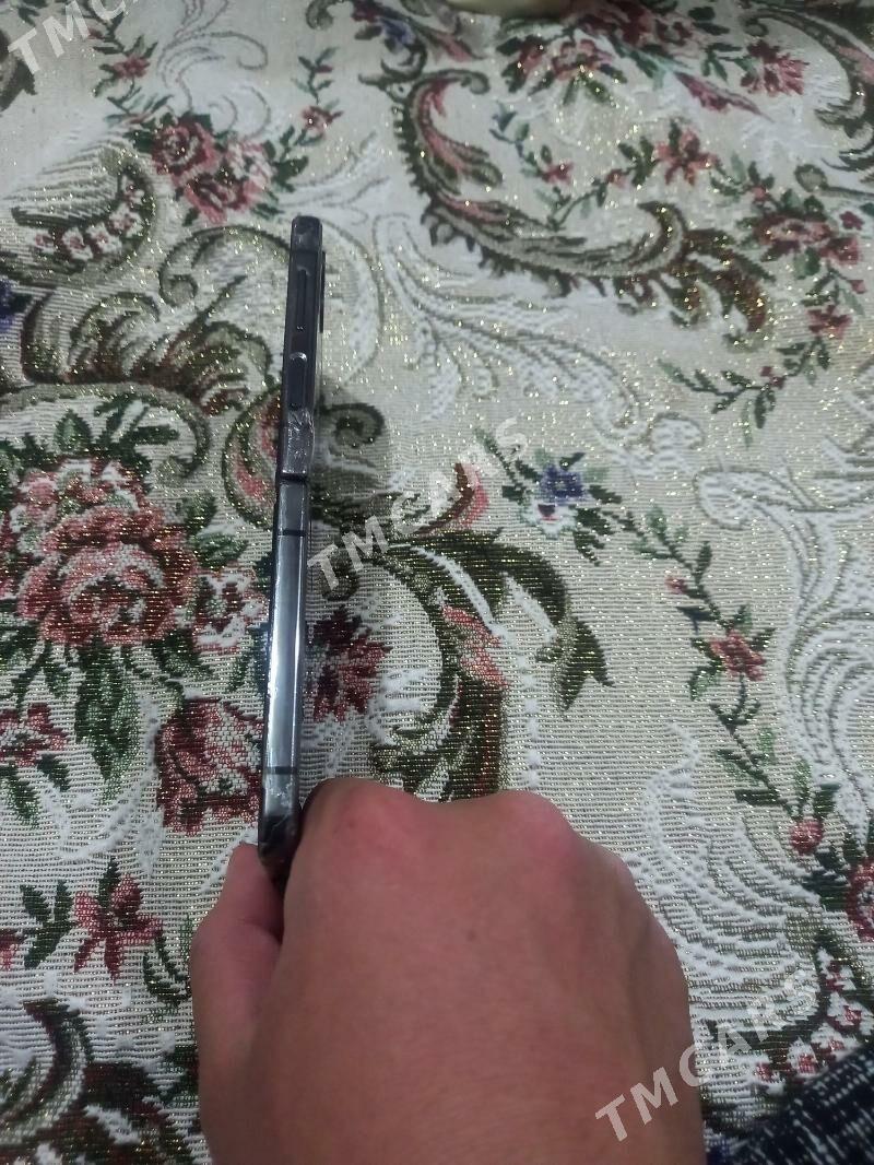 Samsung zflip4 - Büzmeýin - img 2