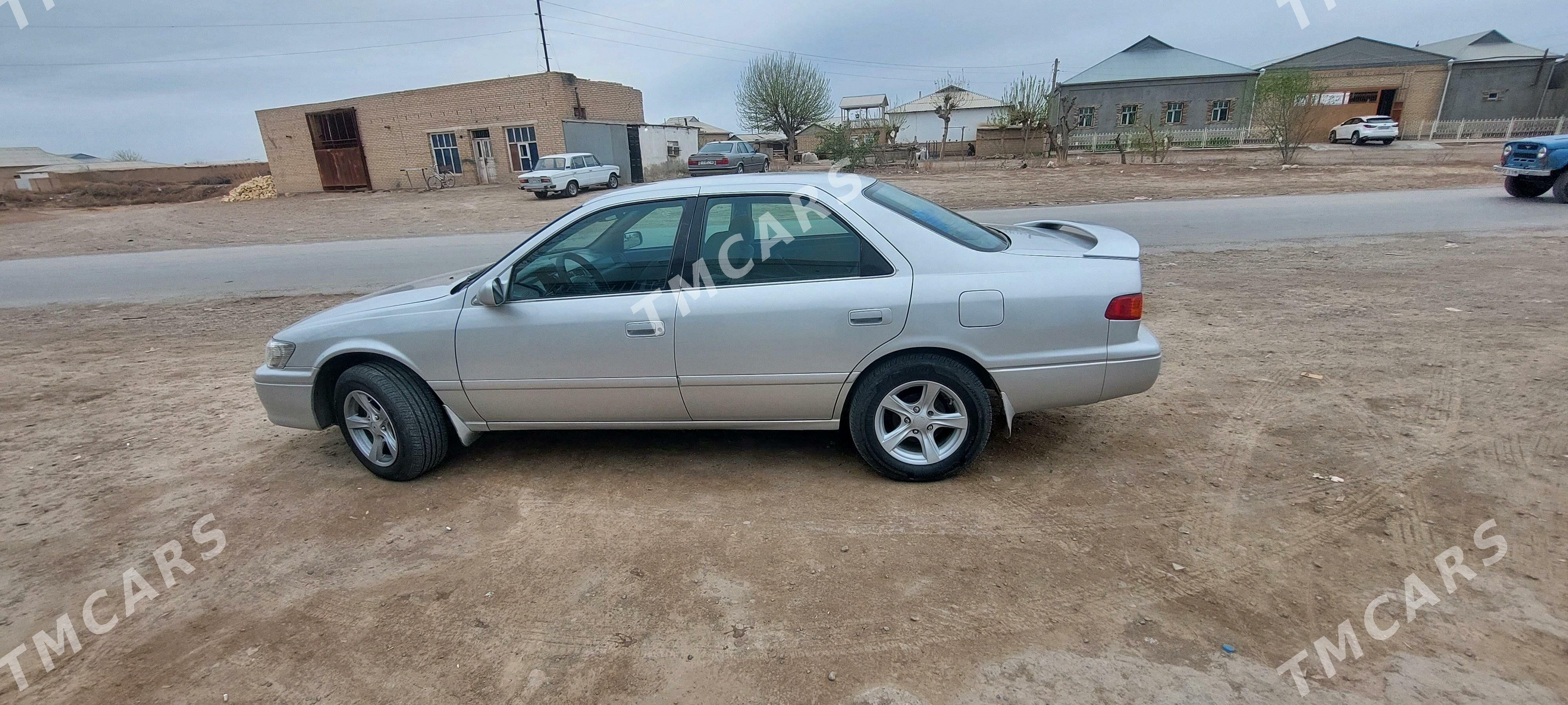 Toyota Camry 2000 - 125 000 TMT - Baýramaly - img 3
