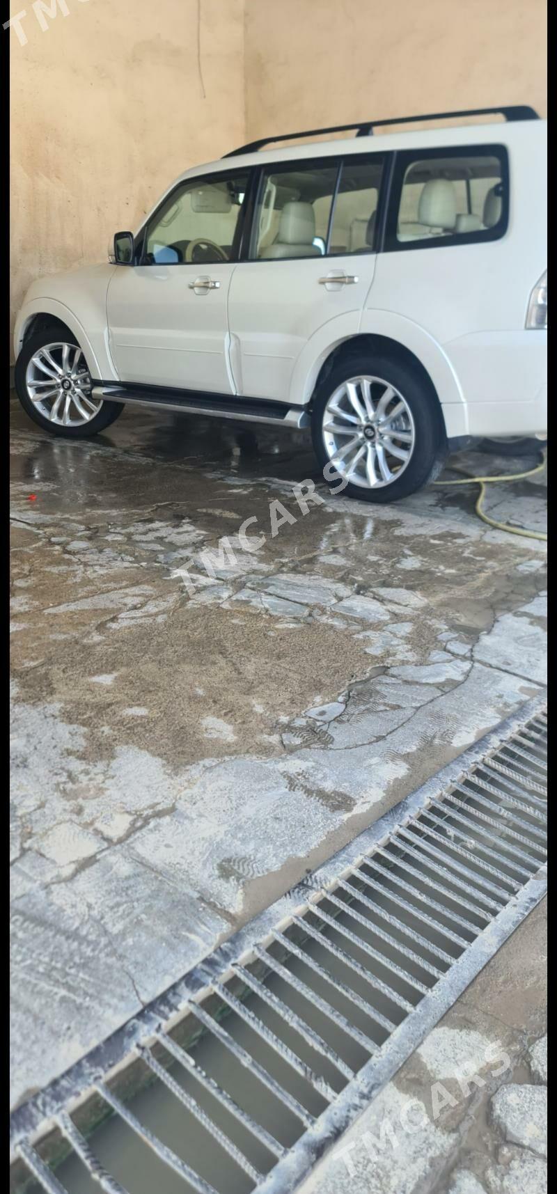 Mitsubishi Pajero 2013 - 260 000 TMT - Dostluk - img 5