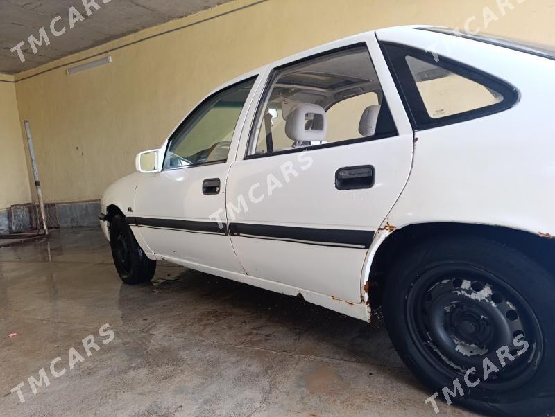 Opel Vectra 1990 - 18 000 TMT - Достлук - img 3