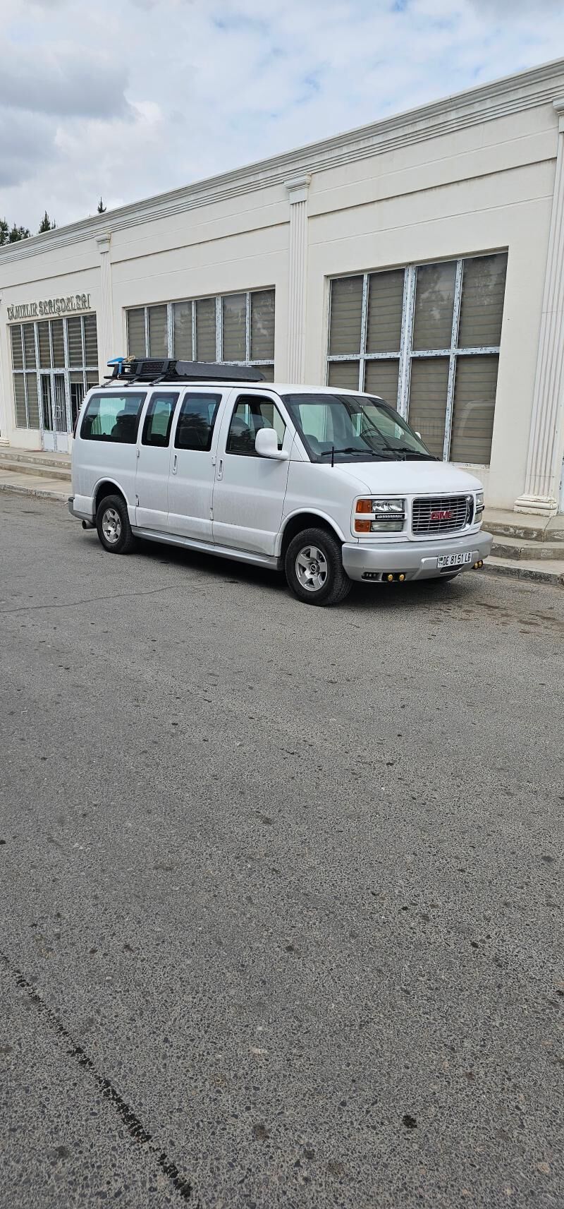 GMC Savana 2001 - 127 000 TMT - Türkmenabat - img 9