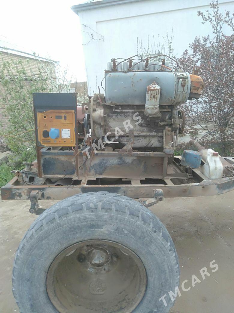 MTZ T-28 1999 - 12 000 TMT - Туркменгала - img 2