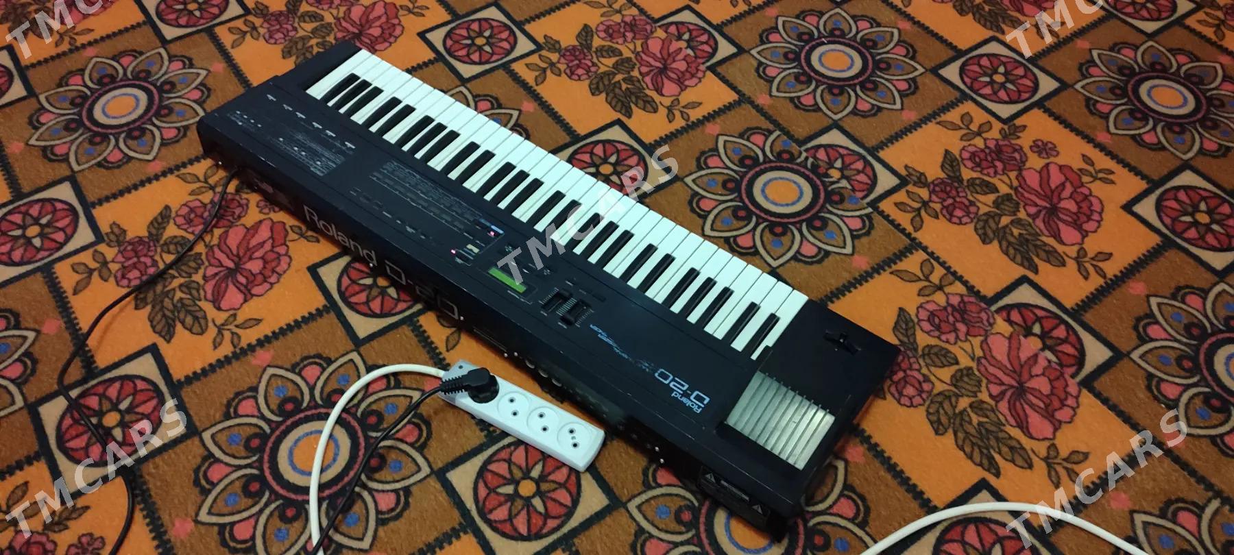 ROLAND D 20 - Ёлётен - img 3