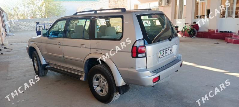 Mitsubishi Montero 2001 - 110 000 TMT - Balkanabat - img 4