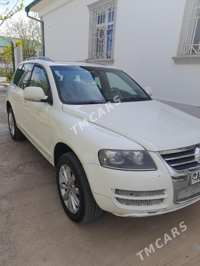 Volkswagen Touareg 2005 - 135 000 TMT - Aşgabat - img 2