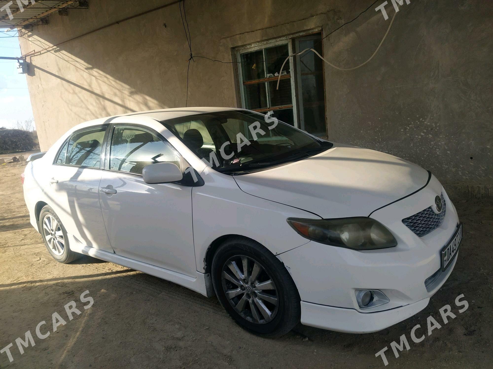 Toyota Corolla 2010 - 110 000 TMT - Туркменабат - img 2