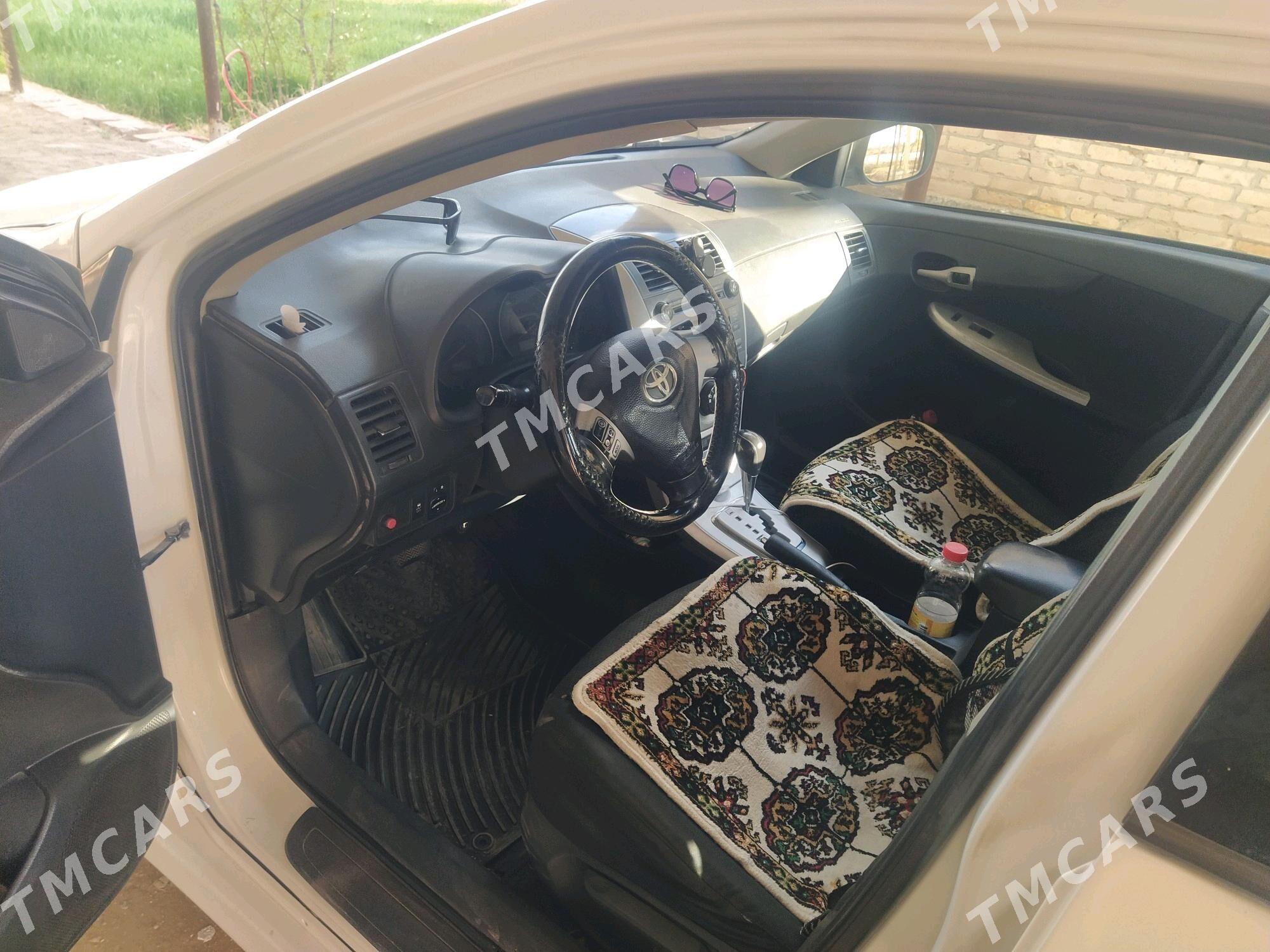 Toyota Corolla 2010 - 110 000 TMT - Туркменабат - img 5