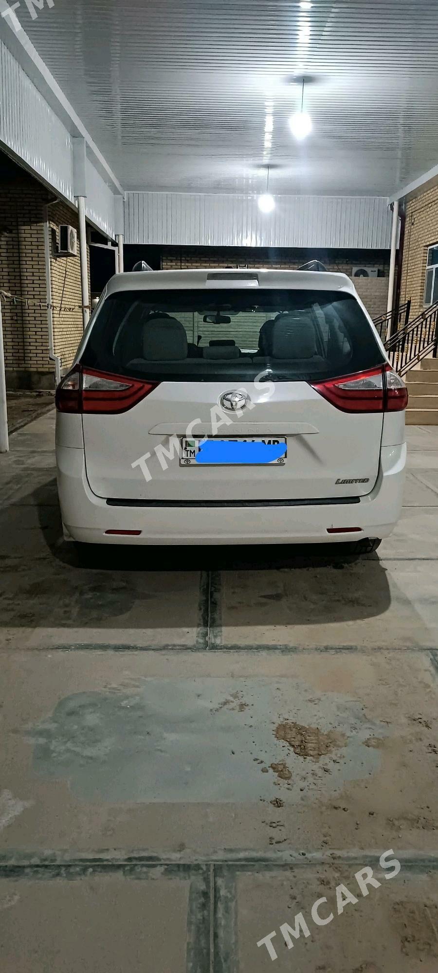 Toyota Sienna 2016 - 320 000 TMT - Мары - img 2