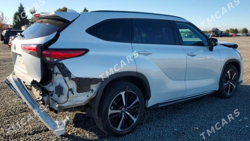 Toyota Highlander 2022 - 450 000 TMT - Бузмеин - img 3
